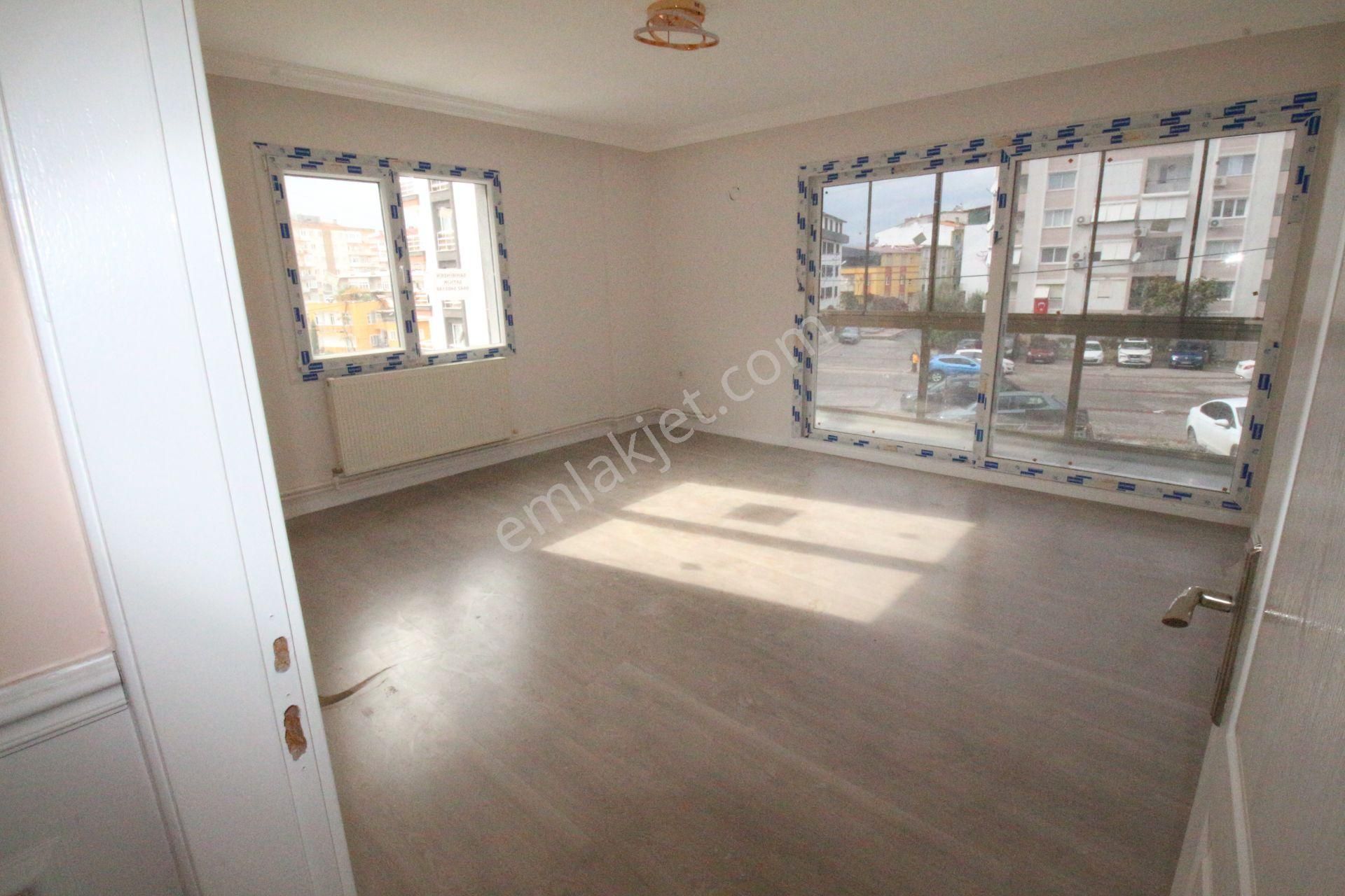 Arga'dan Buca Kadın Doğum Yakını Full Dadilatlı 3+1 Satılık Daire.