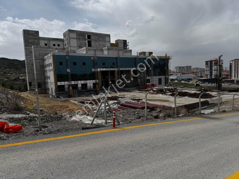 Karapürçek Hastanesi Çevresinde 200 Metre Çok Katlıda İmarlı Arsa