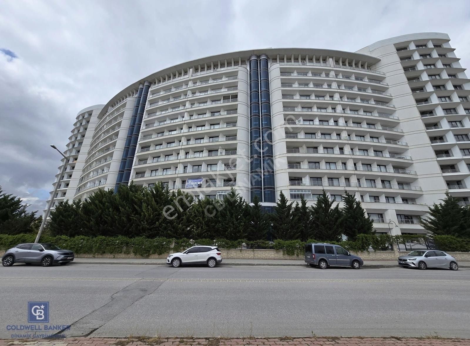 Coldwell Banker'dan Gesapark Sitesinde Prestijli Satılık Daire!!