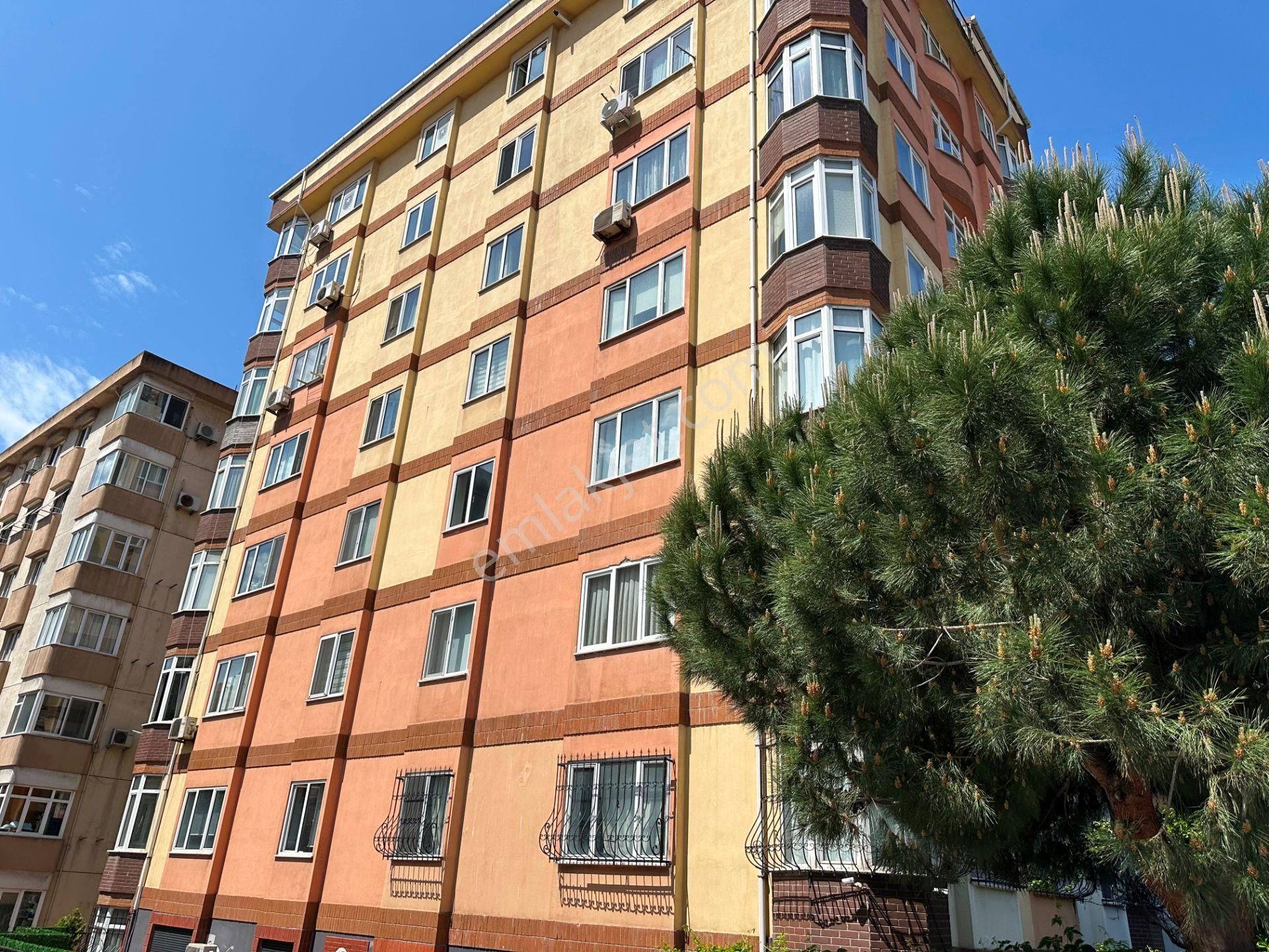 Ataşehir'de 6.kat Masrafsız Kombili Aydınlık 125m2 Kiralık 3+1