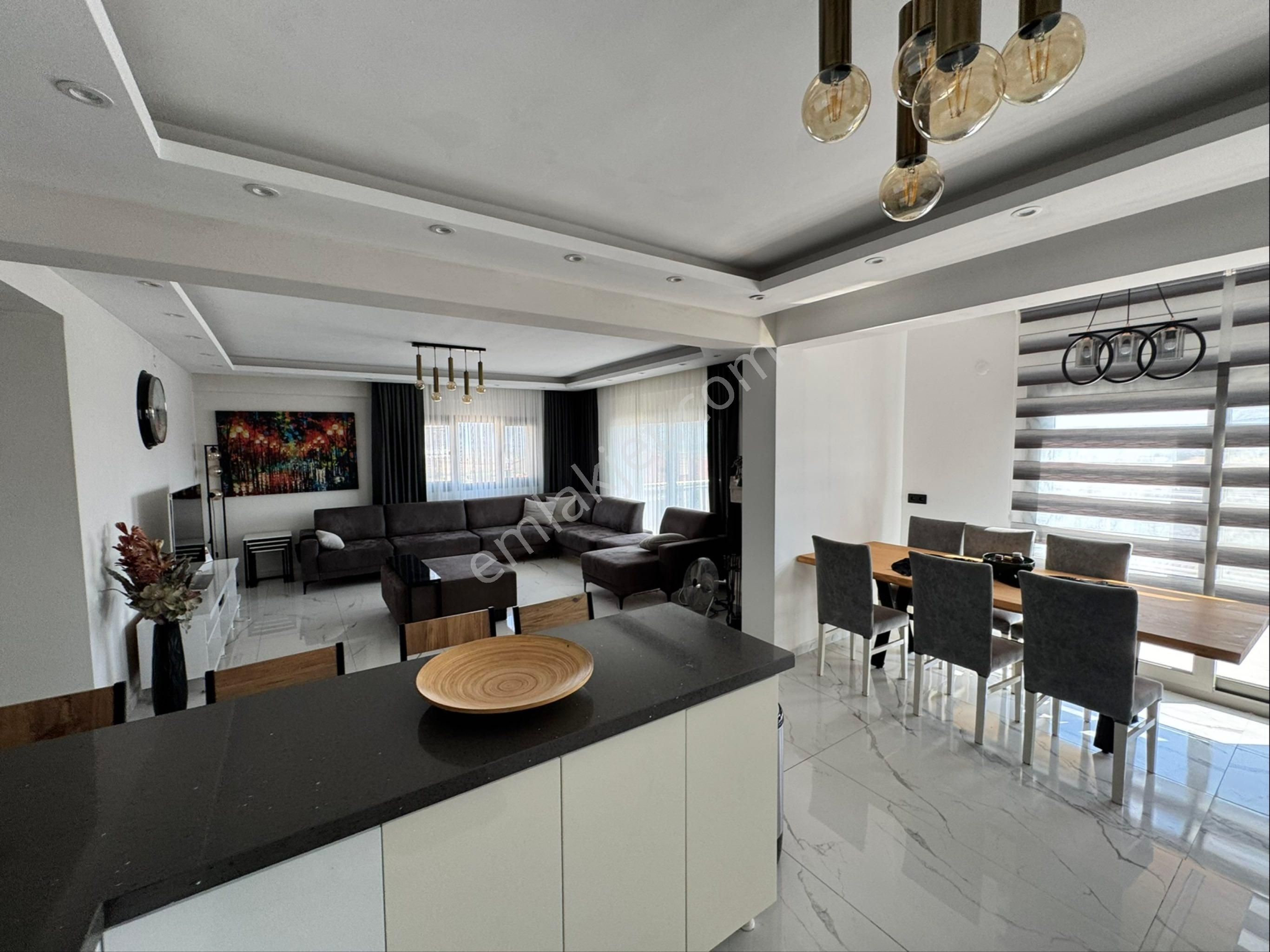 Foçaköy De Satılık 4+1 Havuzlu Müstakil Villa - Görsel 6