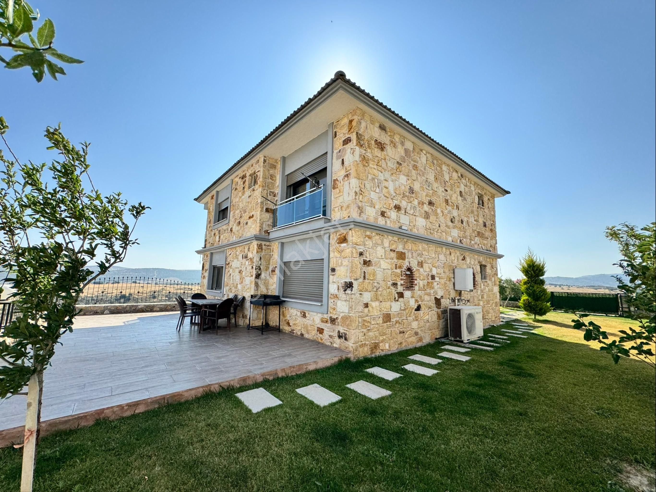 Foçaköy De Satılık 4+1 Havuzlu Müstakil Villa - Görsel 11