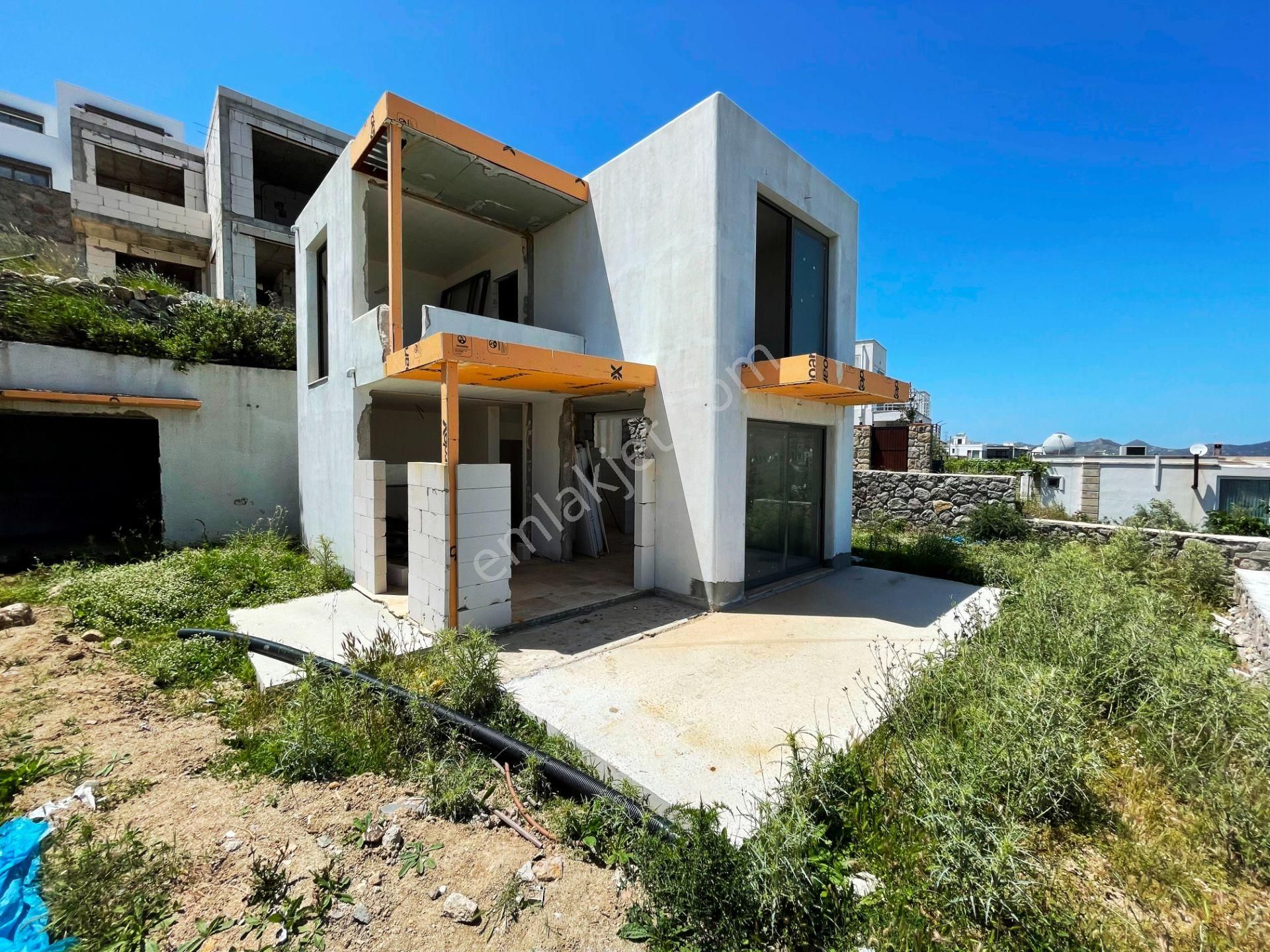 Bodrum'da 150m2 Müştemilatlı Teraslı 2 Katlı Müstakil Ev