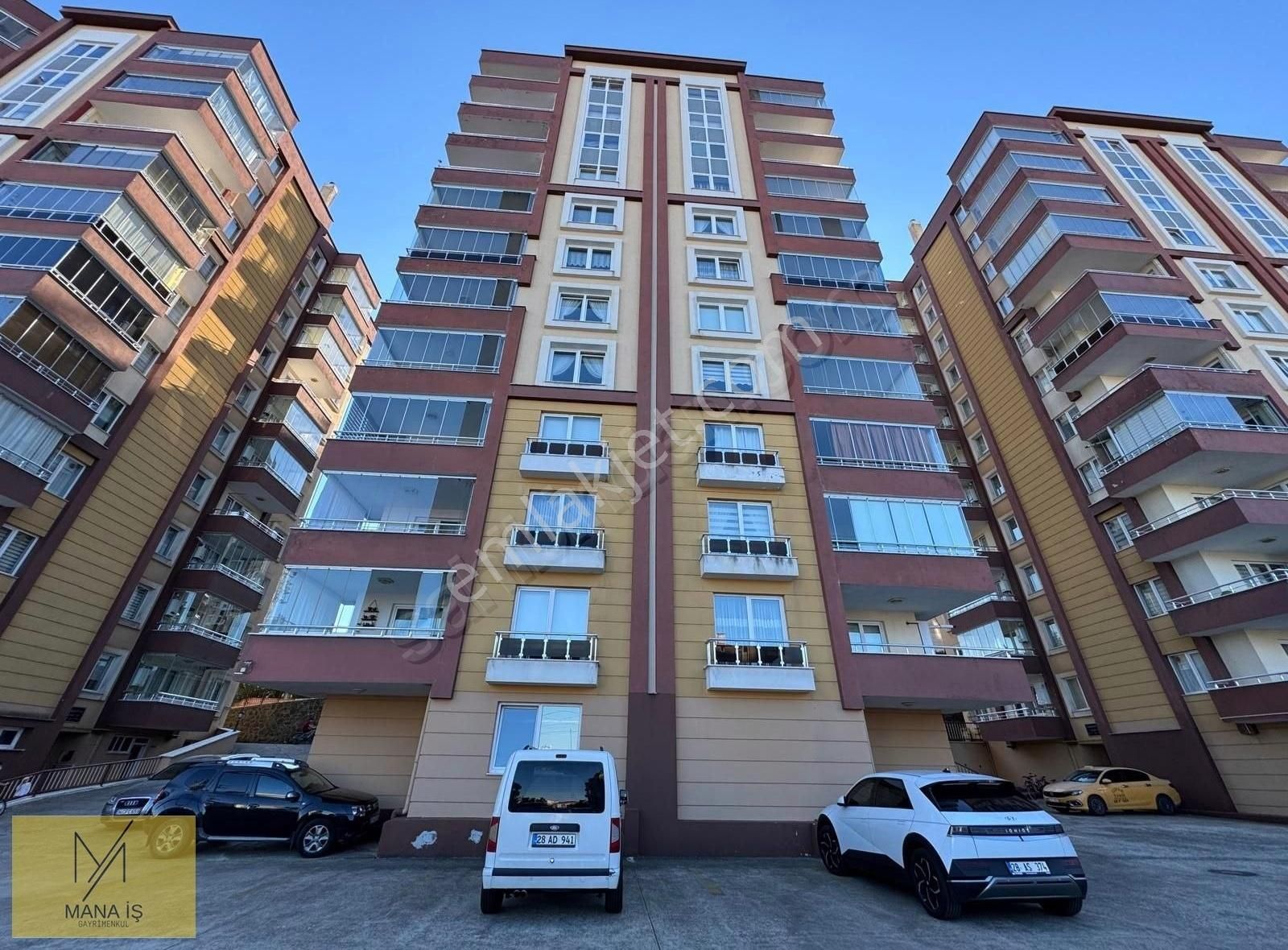 Mânâ İş Gayrimenkulden Adakent Sitesinde 3+1 Satılık Daire