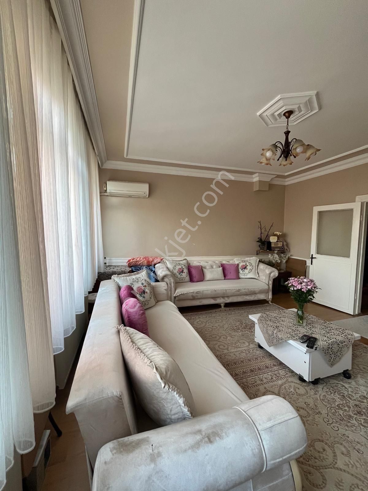 Çapa İstiklal Gayrımenkul Den Balat Ta Satılık Bina