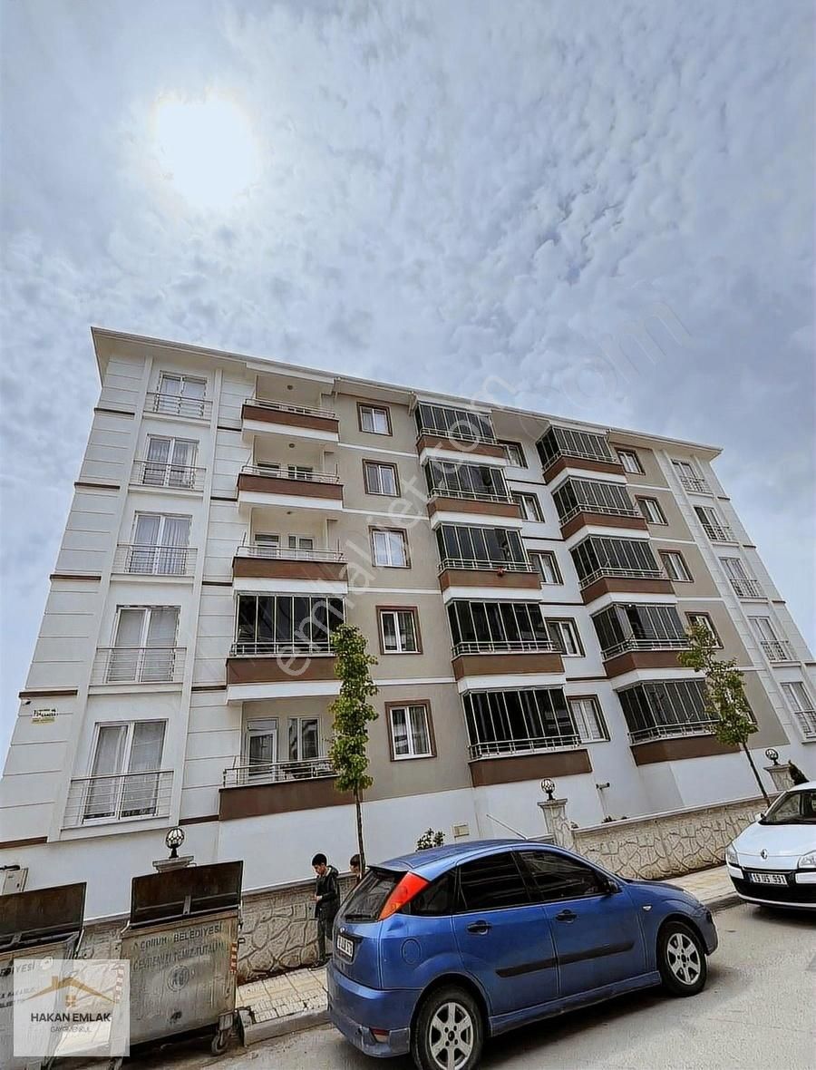 Hakan Emlaktan Lozanevlerde Satılık Daire