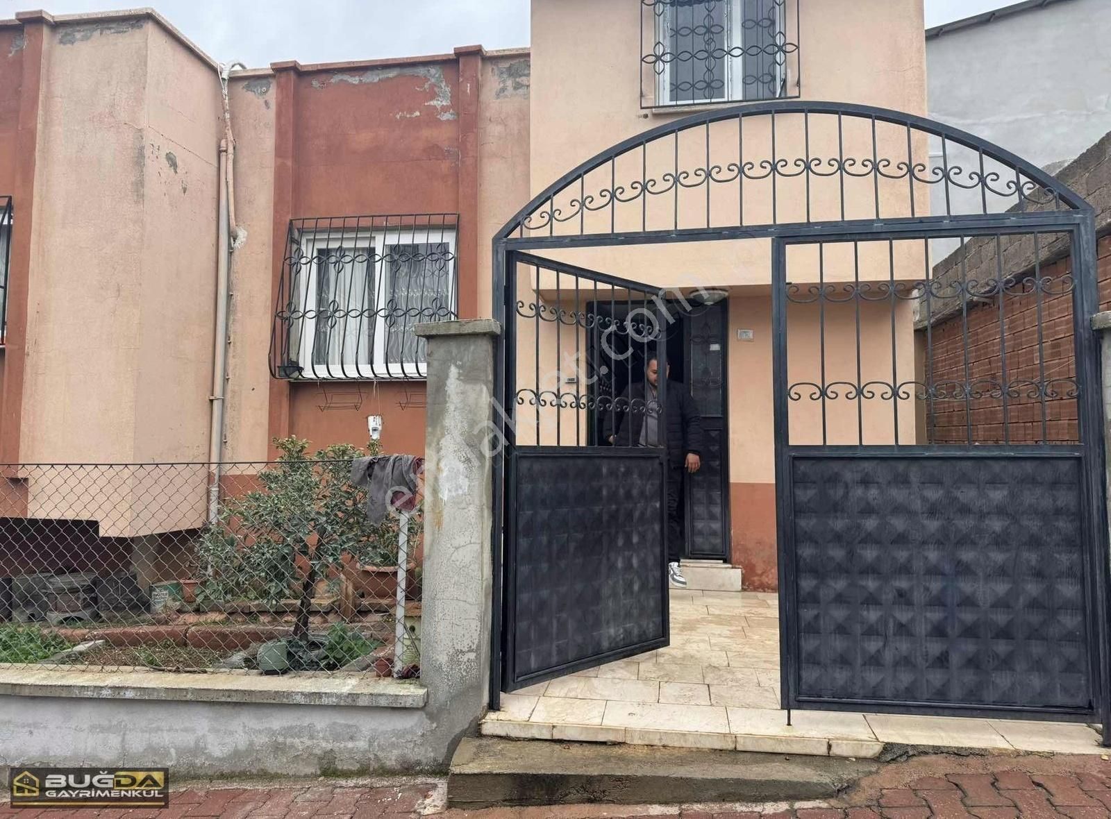 Toroslar H.okan Merzeci Mah. 400m2 Arsa Üzerine Yaplı Geniş4+1