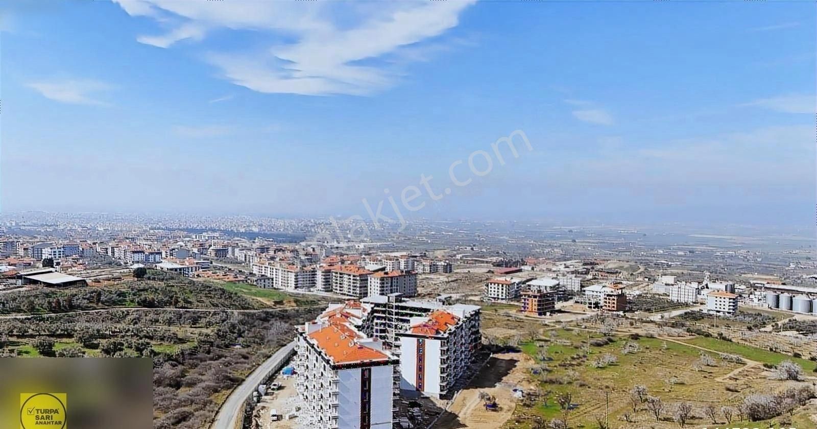 Turpa'dan Ergenekon Mh. Site İçerisinde Satılık Arakat Daire