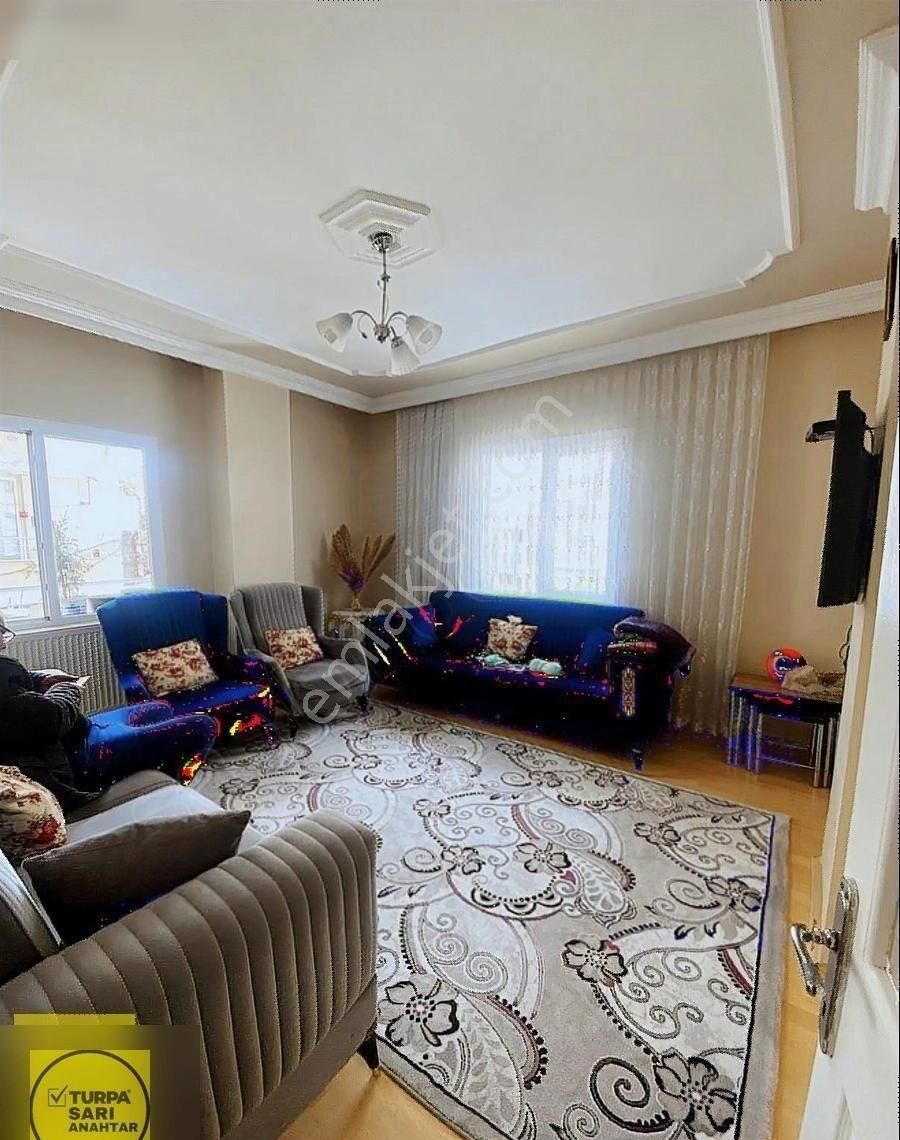 Turpa'dan Limoncu Cami Civarı Satılık Arakat Daire