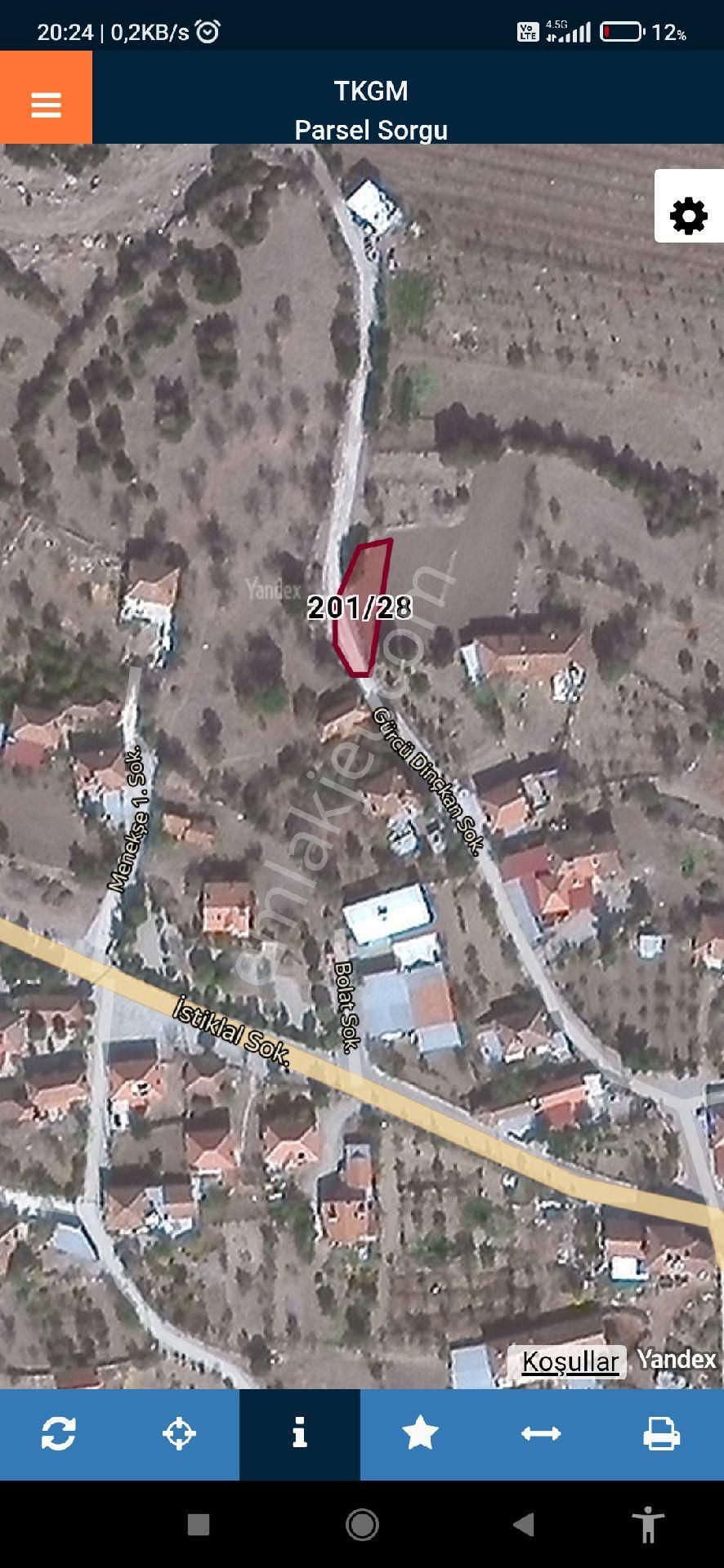 Acele Eden Kazanıyor Uşak Ulubey Kışlada Köy İci 313m2 Yola Cephe Satılık