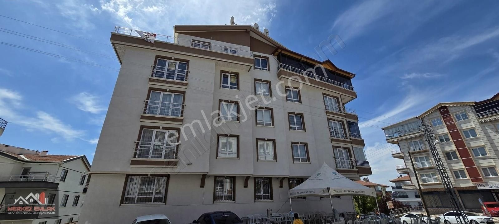 Gülveren Mh 4+1 Dublexs Full Manzara Asansörlü 240 M2 İçi Yapılı
