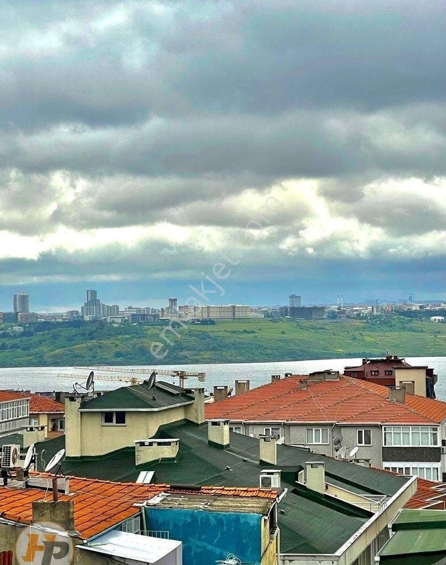 Küçükçekmece Cumhuriyet Mahallesi Karanfilde Önü Açık Manzaralı Satılık Daire