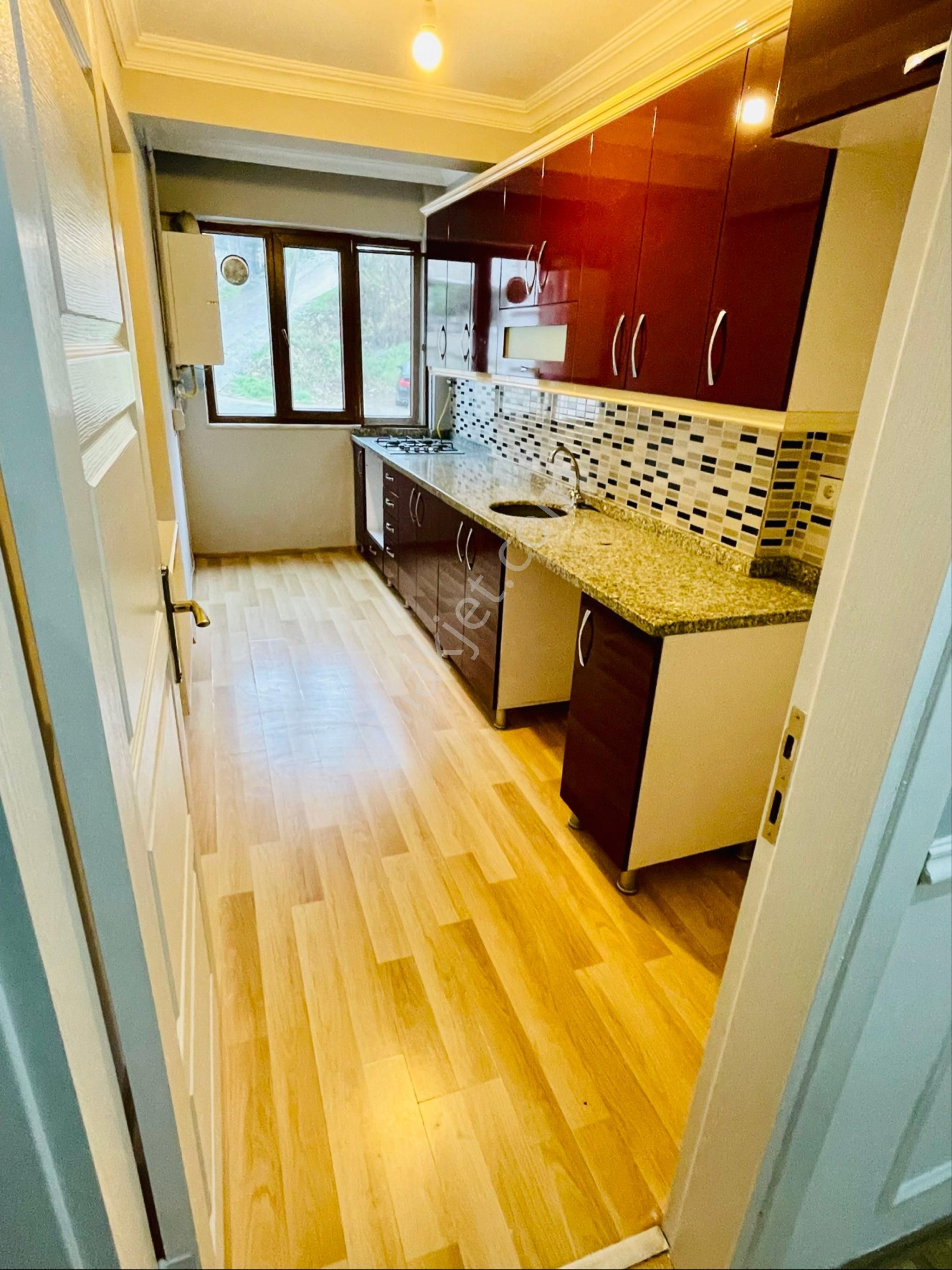3+1 140 M2 Caddes Üstünde - Görsel 11