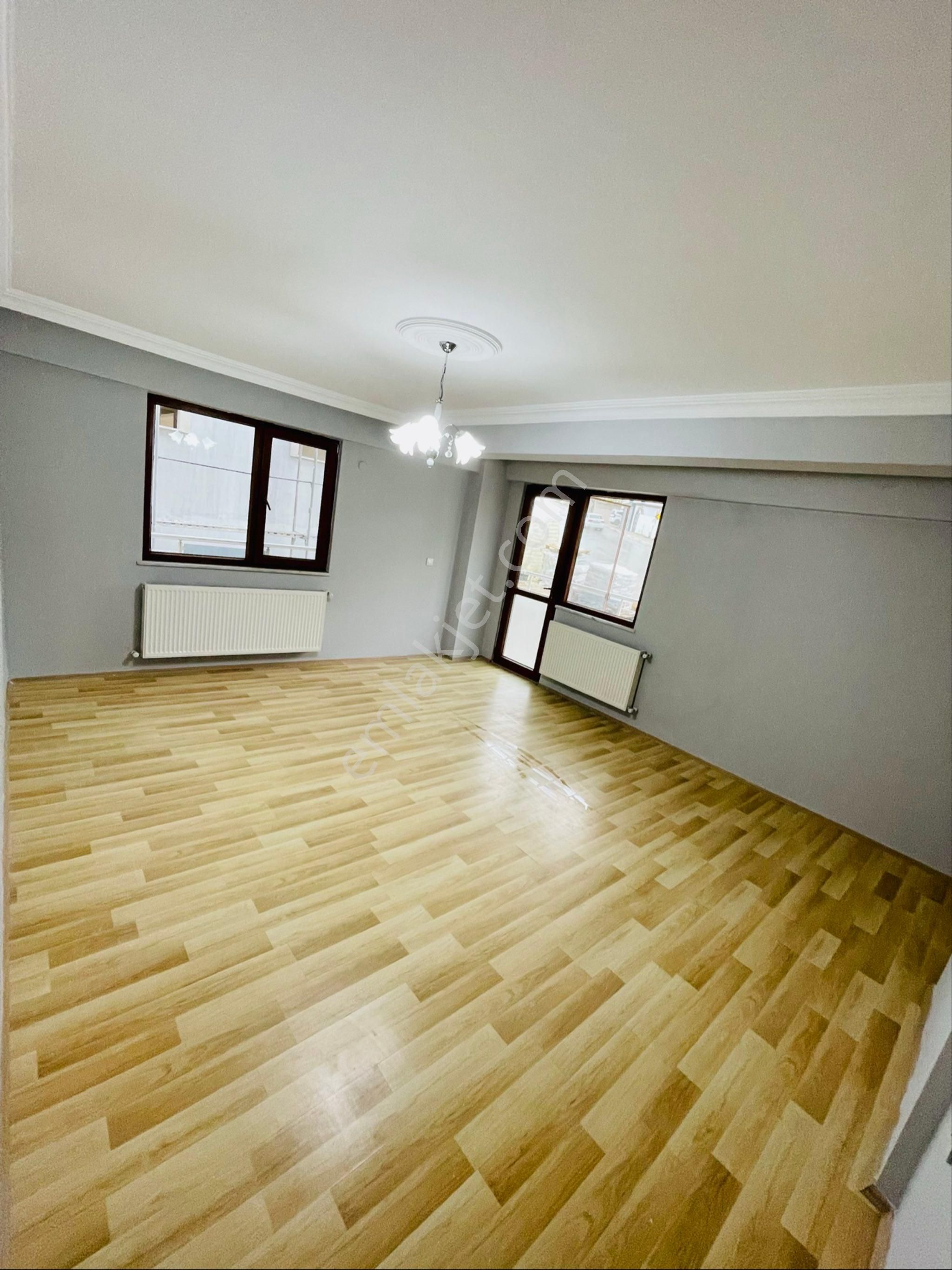 3+1 140 M2 Caddes Üstünde - Görsel 7