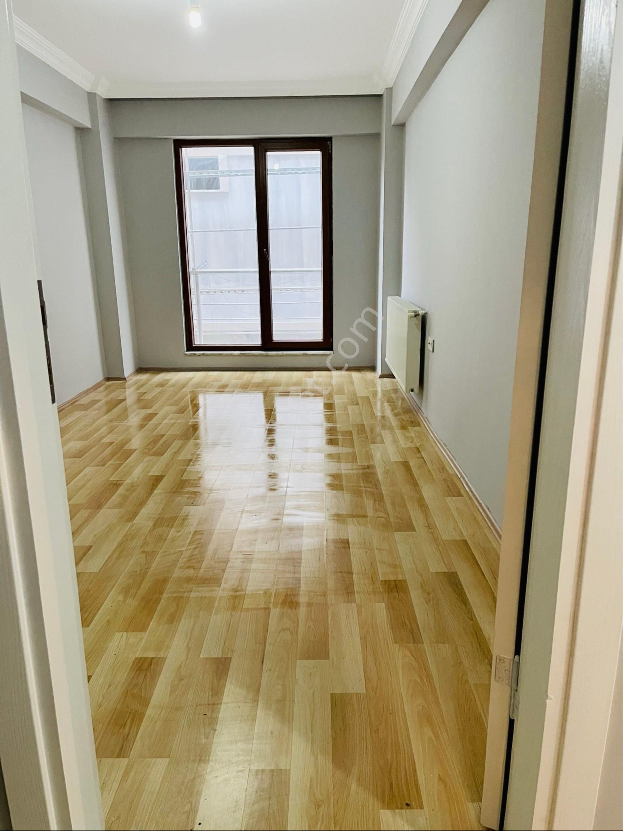 3+1 140 M2 Caddes Üstünde - Görsel 2
