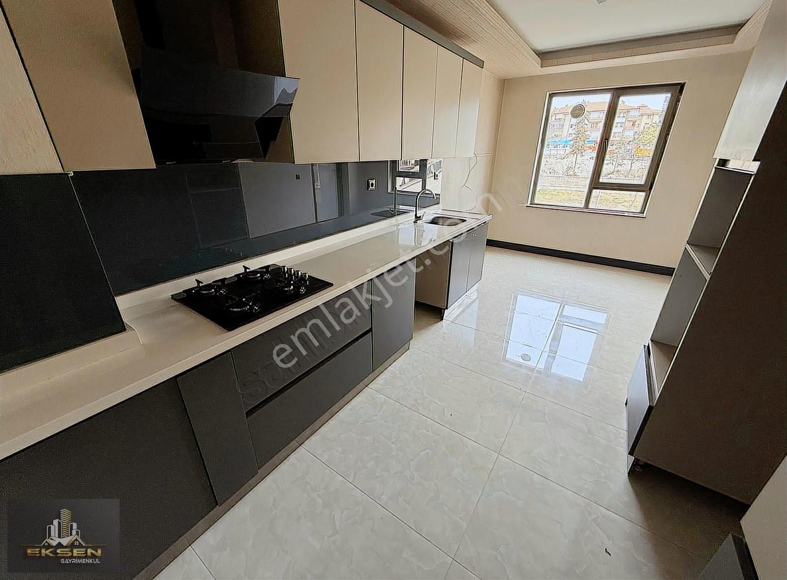 Güneşevler 'de Site İçerisin'de 4+1 Full Yapılı Masrafsız Daire