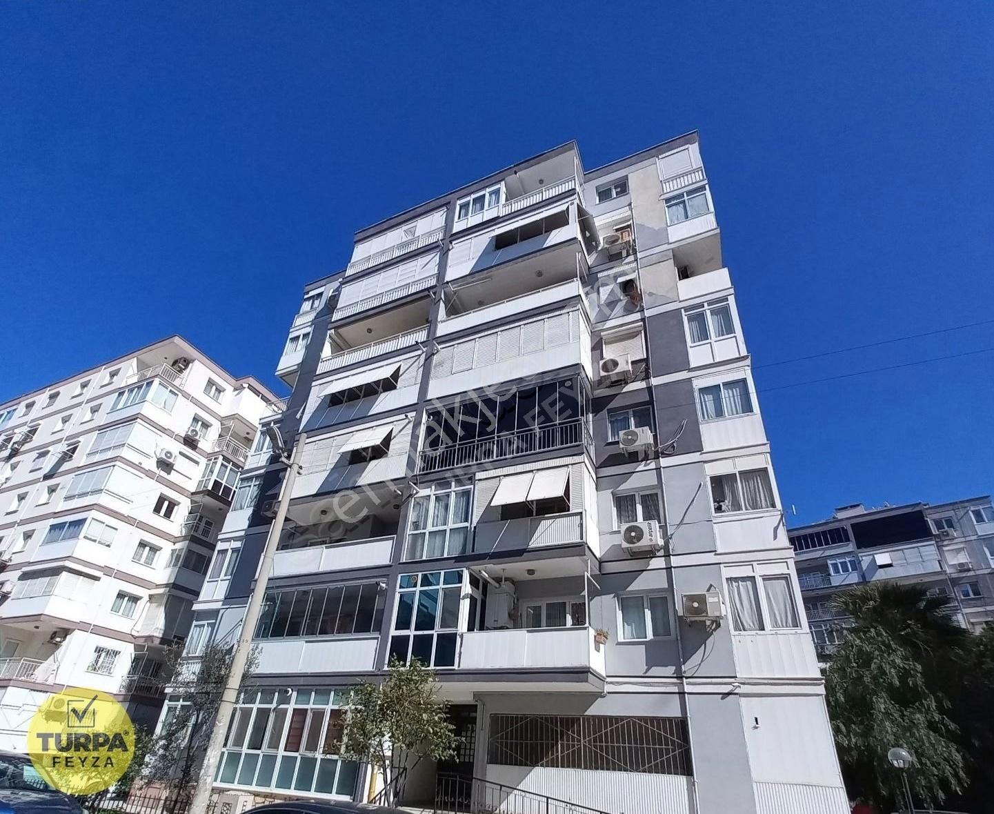 Bayraklı'da Site İçerisinde 2+1 Satılık Daire