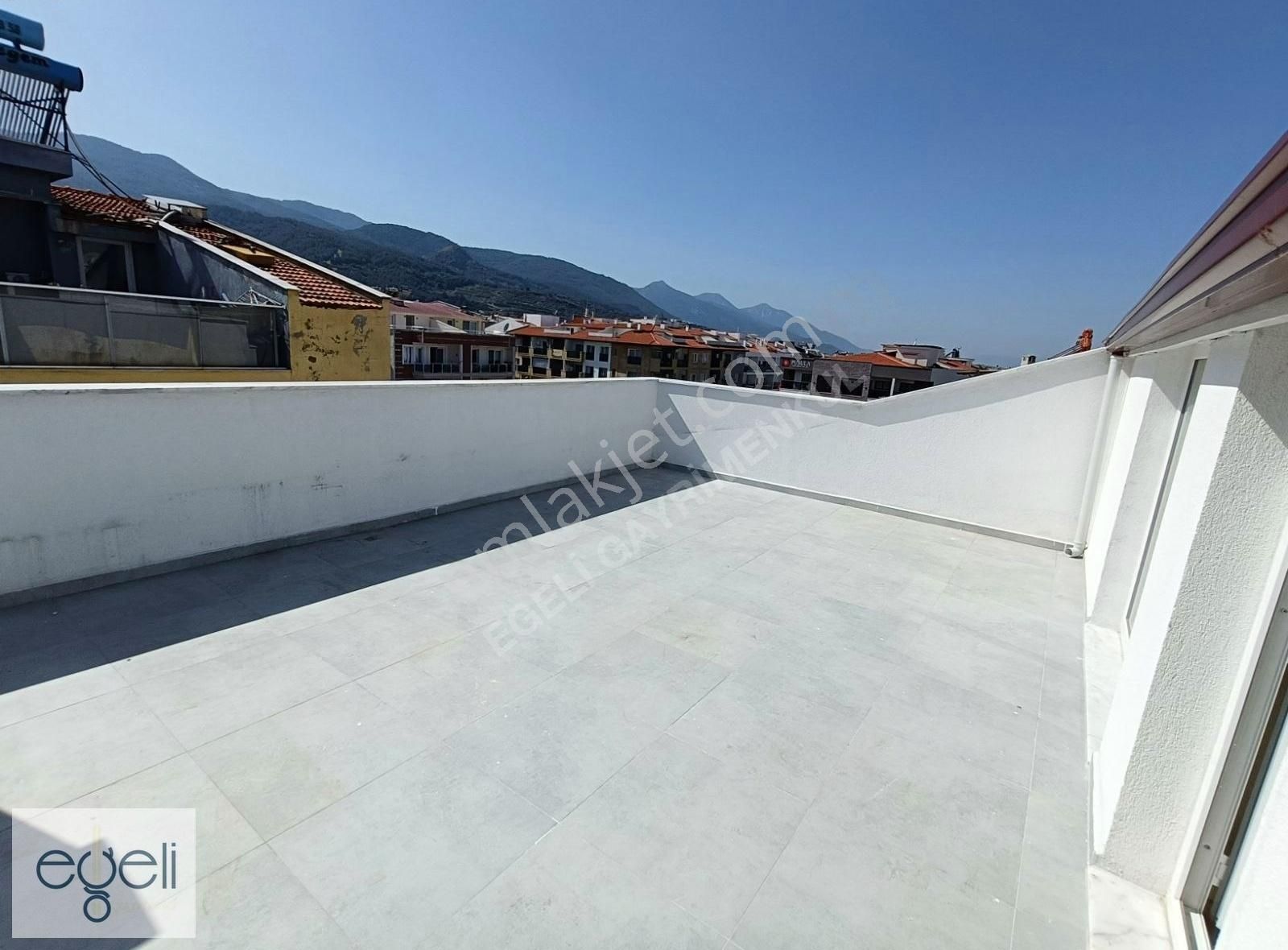 Davutlar Merkezde 2+1 Satılık Dubleks Daire