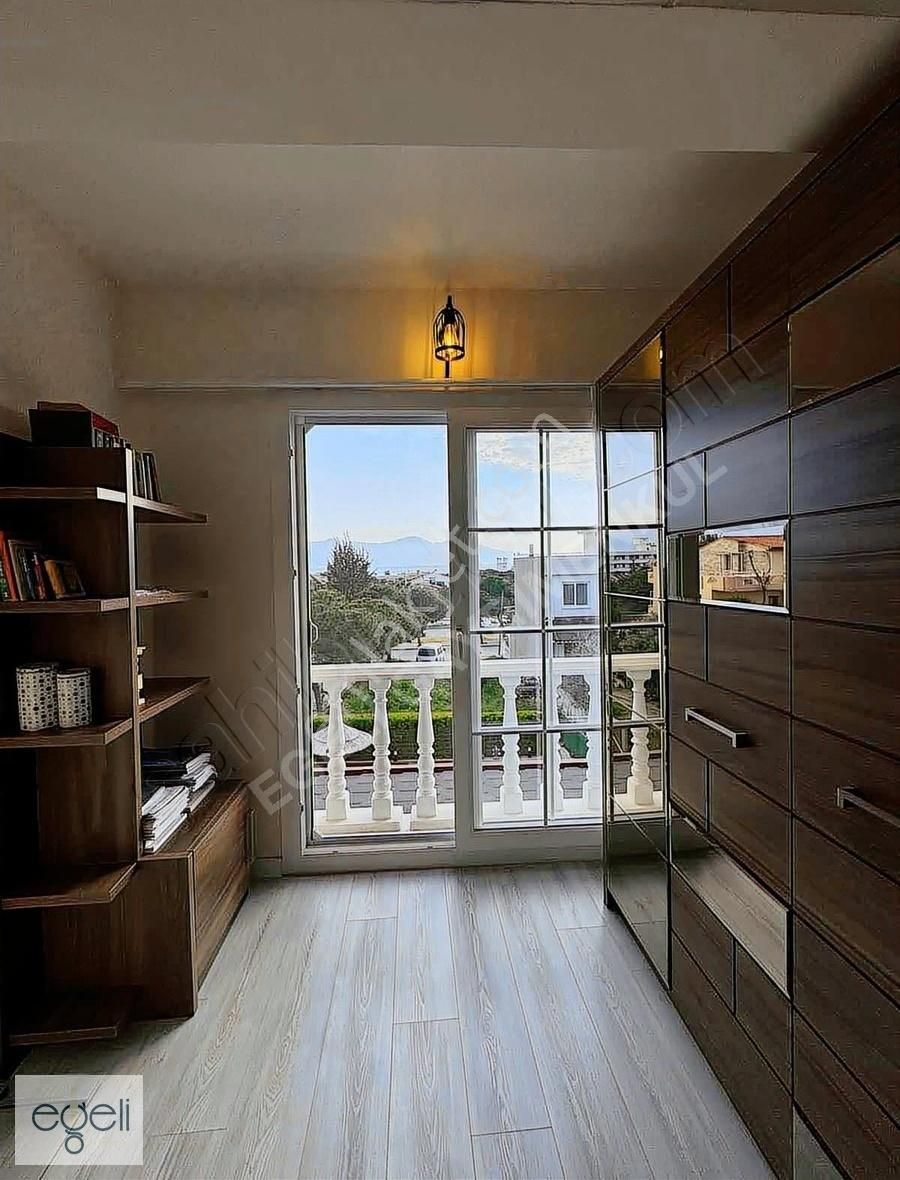 Kuşadası Avm Bölgesinde 7+1 Müstakil Özel Havuzlu Villa