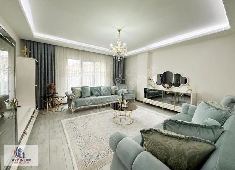 Güngören Eski Kolan Hastanesi Yakını Cadde Üstü 6+1 Dublex Daire