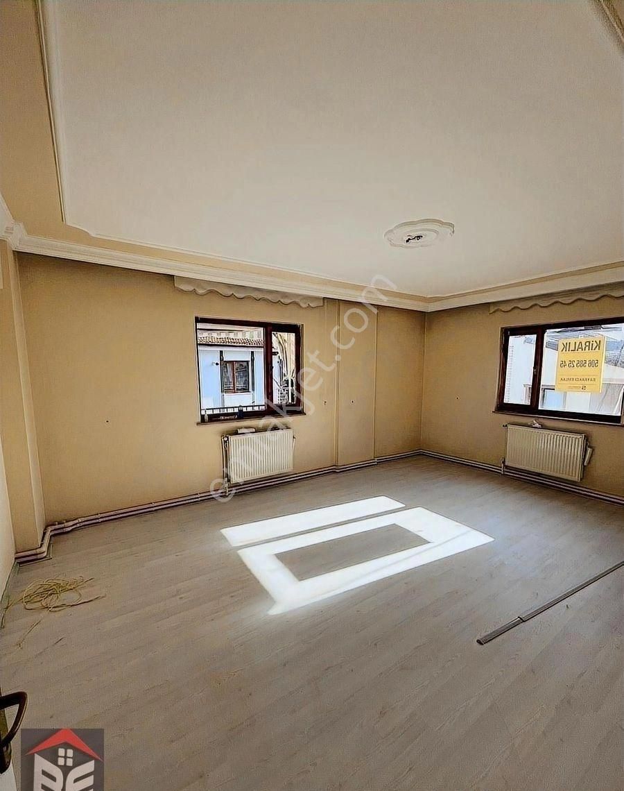 Bayrakcı Emlak'tan Karşıyakanın Merkezinde Kiralık 3+1 Daire