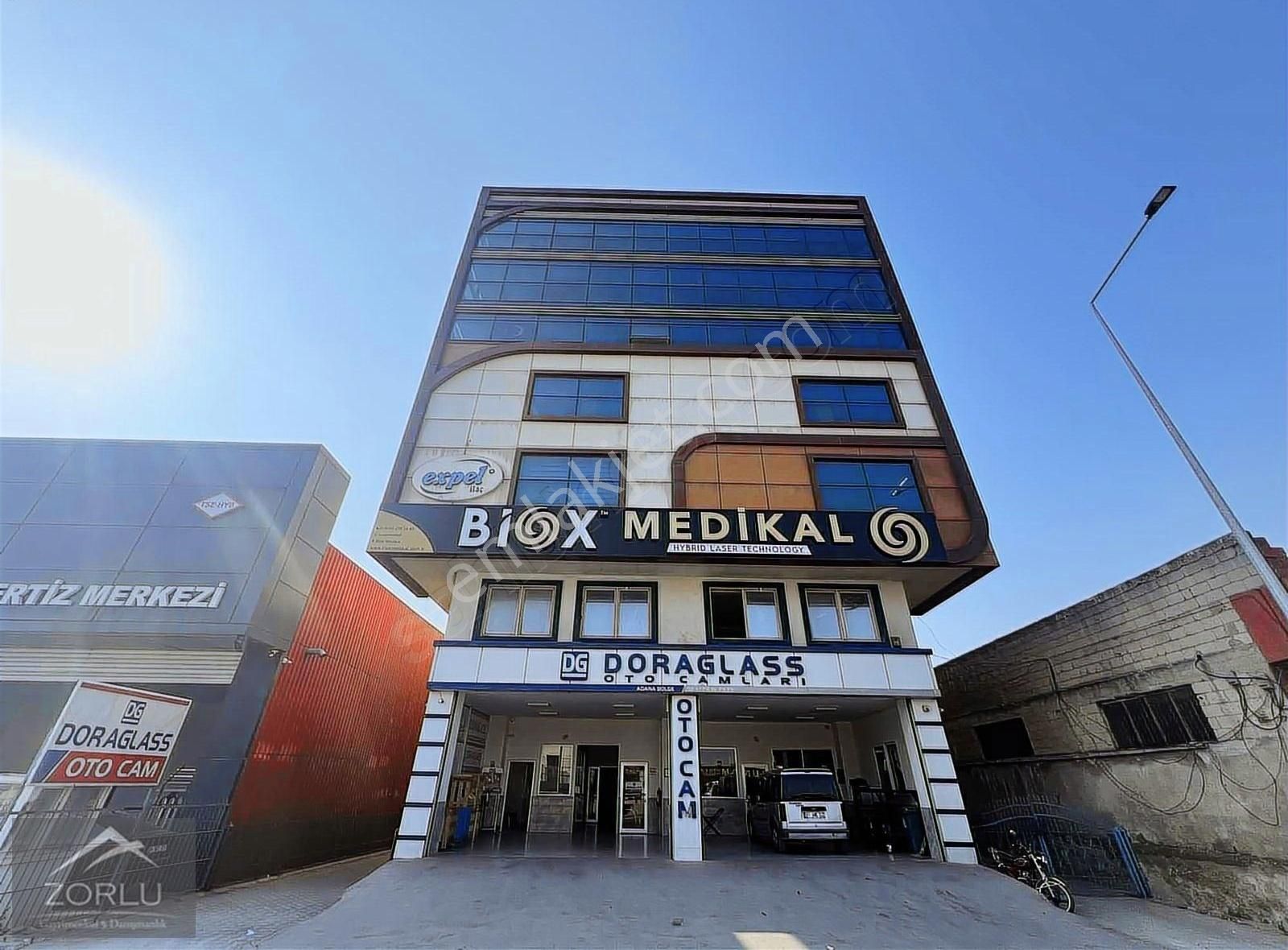 Zorlu'dan Şakirpaşa Kavşağında E-5'e Cepheli İş Hanı Ofis