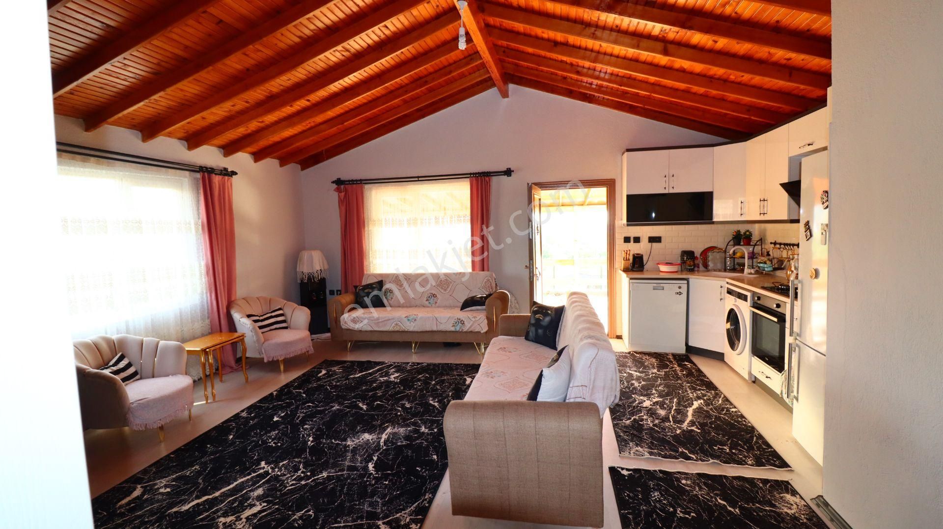 Acilll Satılık 300m2 Arsa İçerisin'de Eşyalı 2+1 Ev