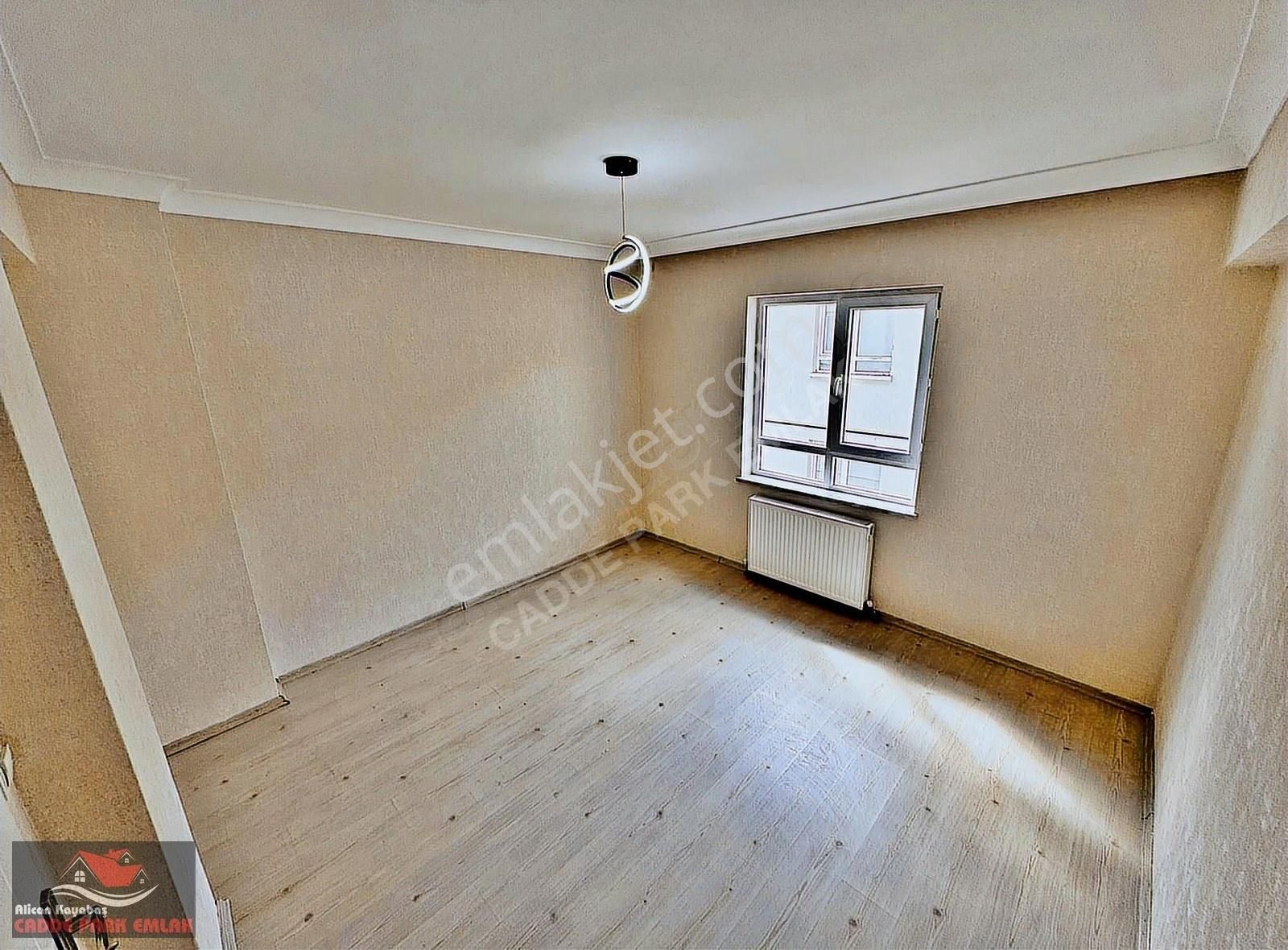Ovacık_başkent_cad_yakını_yeni_binada_orta_kat_e.banyo_3+1_135m²