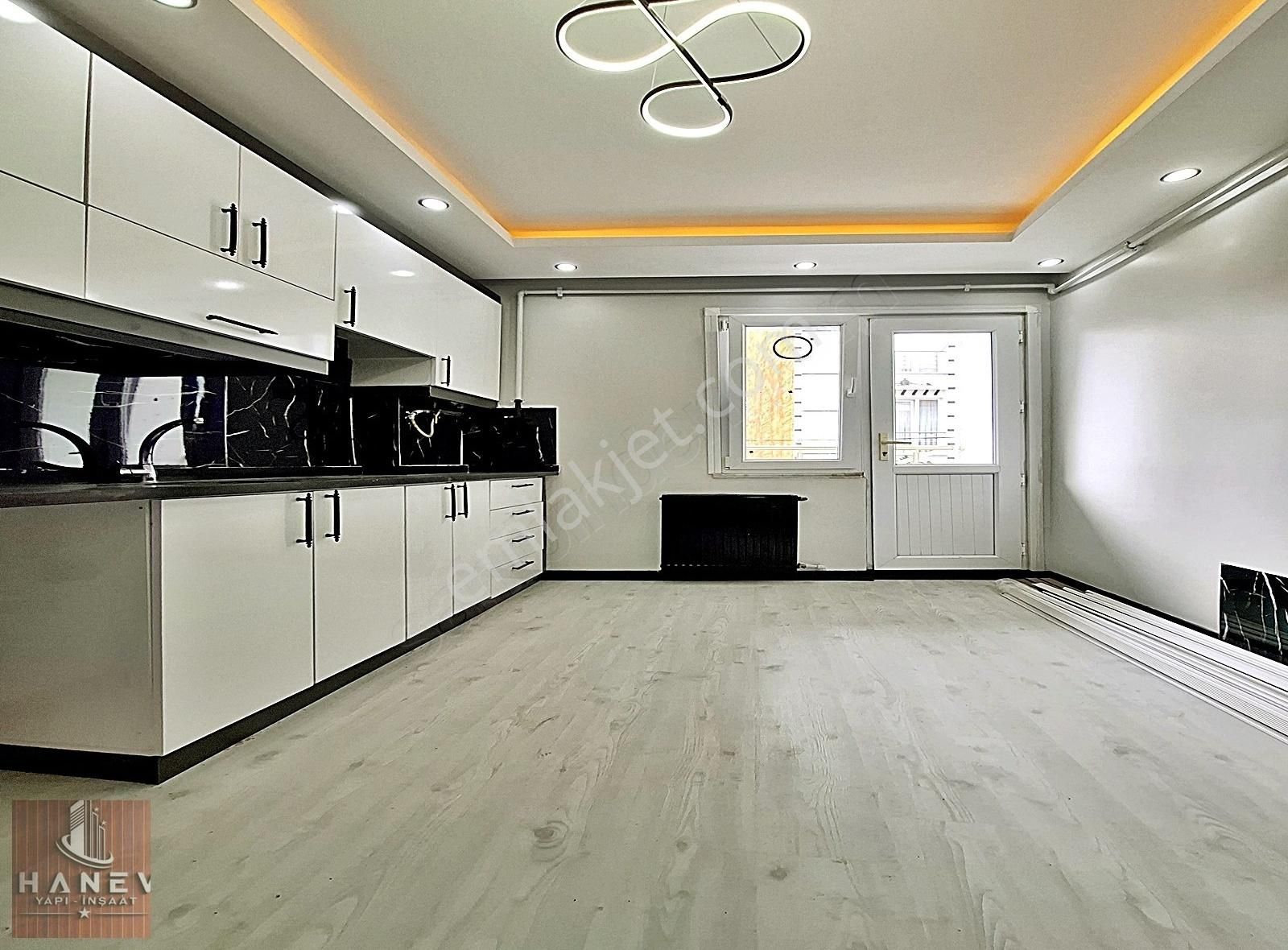Yeni Metro Projesinin Dibinde 3+1 130m2 Lüx Dekor Satılık Daire