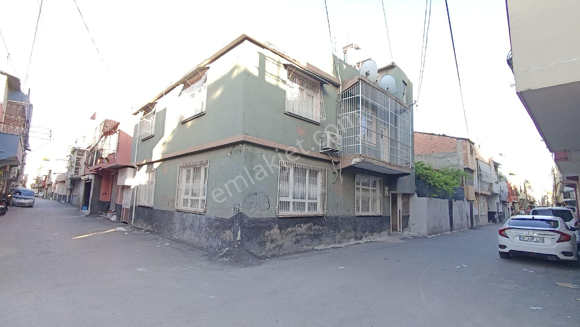 Seyhan Gülbahçe Mah'sinde Satılık Köşe Başı 2katlı Müstakil Ev - Görsel 24