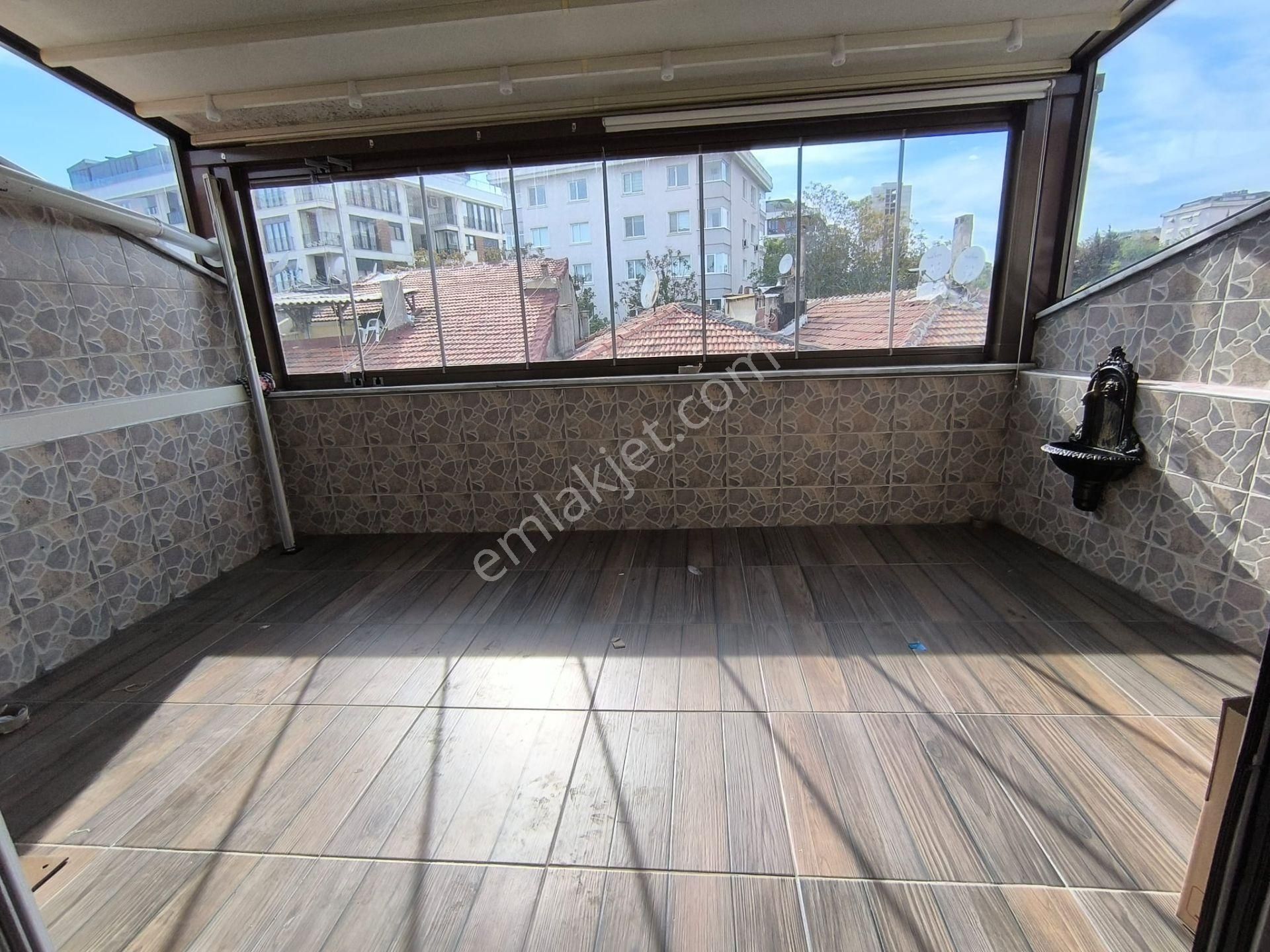 Acıbadem Metrosu-medipol Hastanesine Adım Uzaklıkta, Geniş Teraslı Sahibinden Kiralık Ev