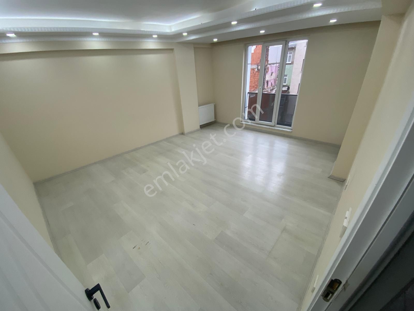 Sultançiftligi Mahallesi Memur Yeni Evliye Uygun 2+1 100m2 2.kat Kiralık