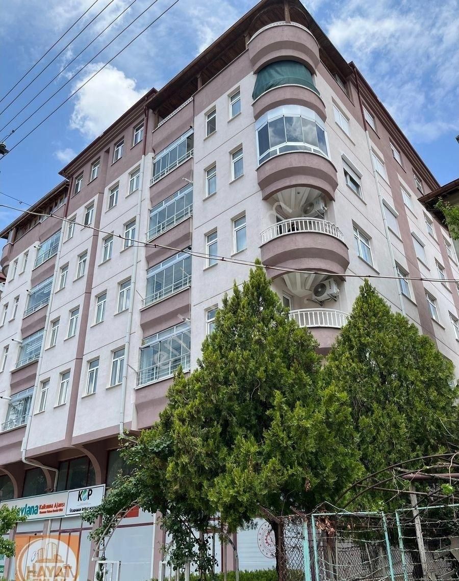 Hayat Emlaktan Karaman Merkez Rauf Denktaş Mh Ana Yol Binada Asansörlü Hesaplı Satılık Daire