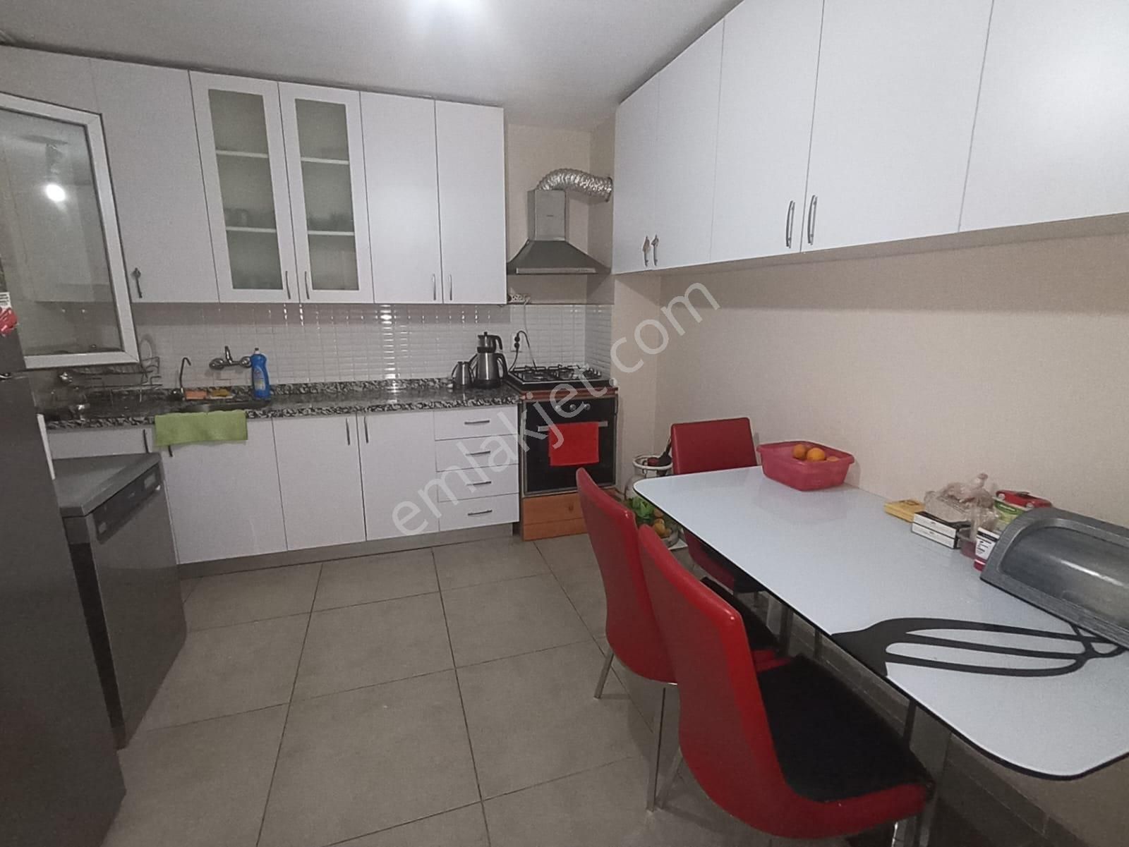 Adana Koleji Kavşağında Bulvar Üzerinde 3+1 Kapalı Mutfaklı Temiz Daire - Görsel 5