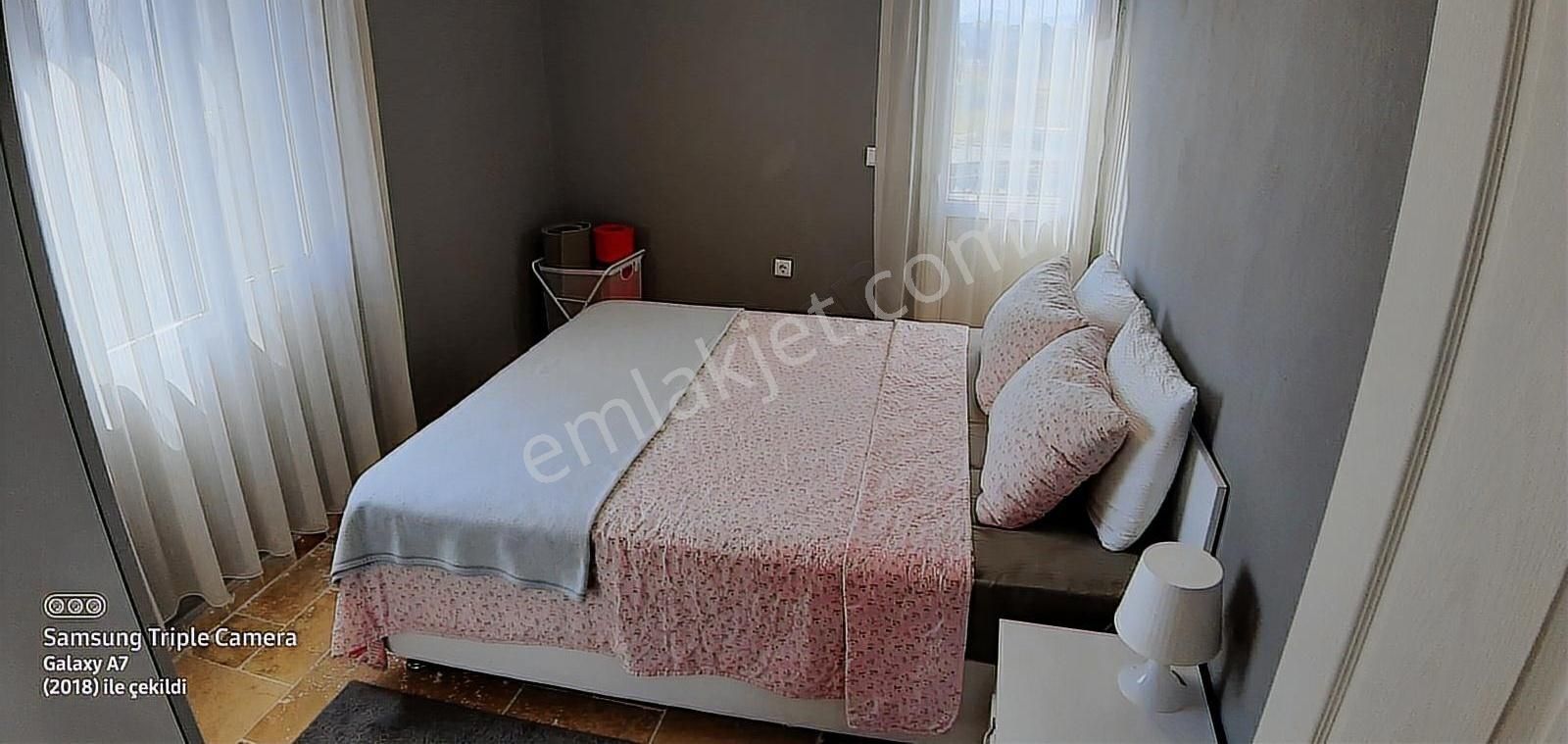 Çandarlı Olgu Sitesinde Komple Yenilenmiş Eşyalı Villa - Görsel 6