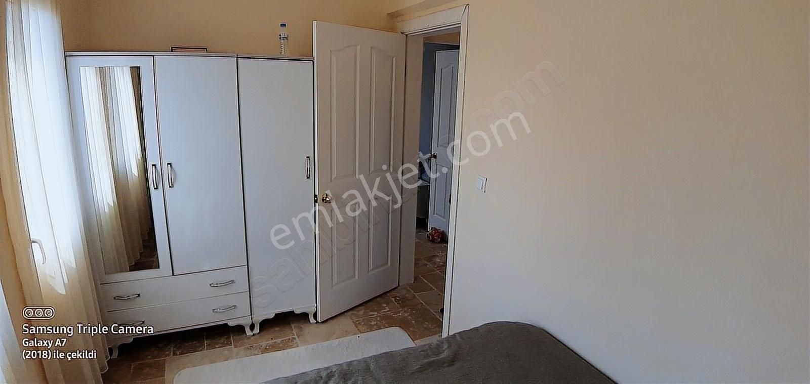 Çandarlı Olgu Sitesinde Komple Yenilenmiş Eşyalı Villa - Görsel 16