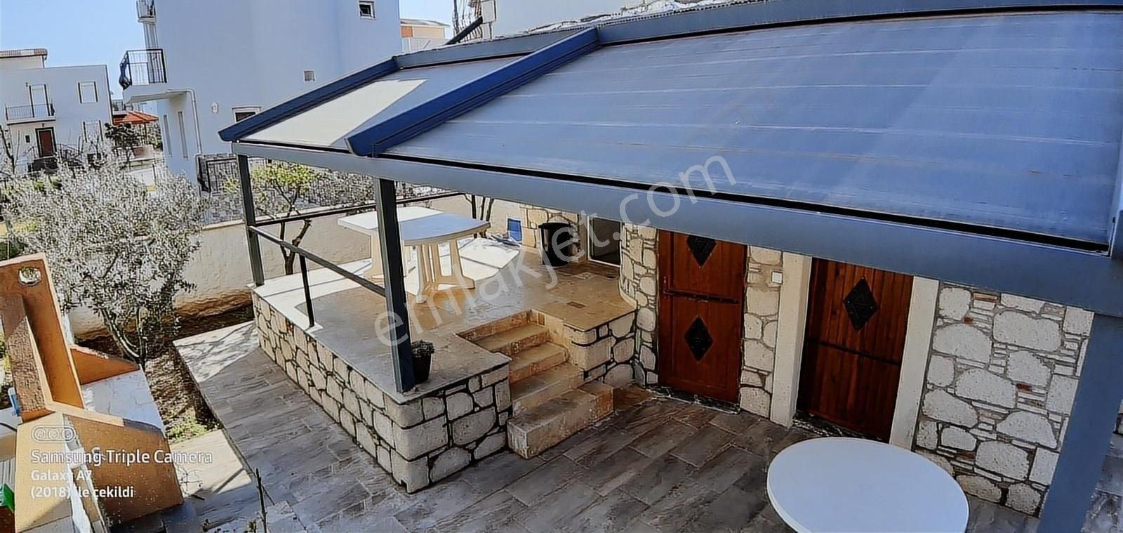 Çandarlı Olgu Sitesinde Komple Yenilenmiş Eşyalı Villa - Görsel 5