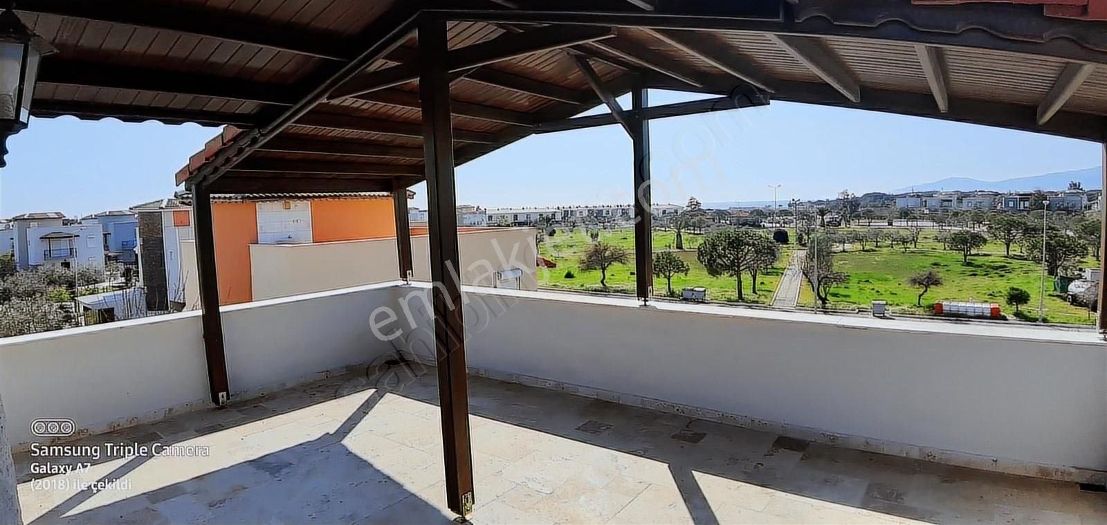 Çandarlı Olgu Sitesinde Komple Yenilenmiş Eşyalı Villa - Görsel 19