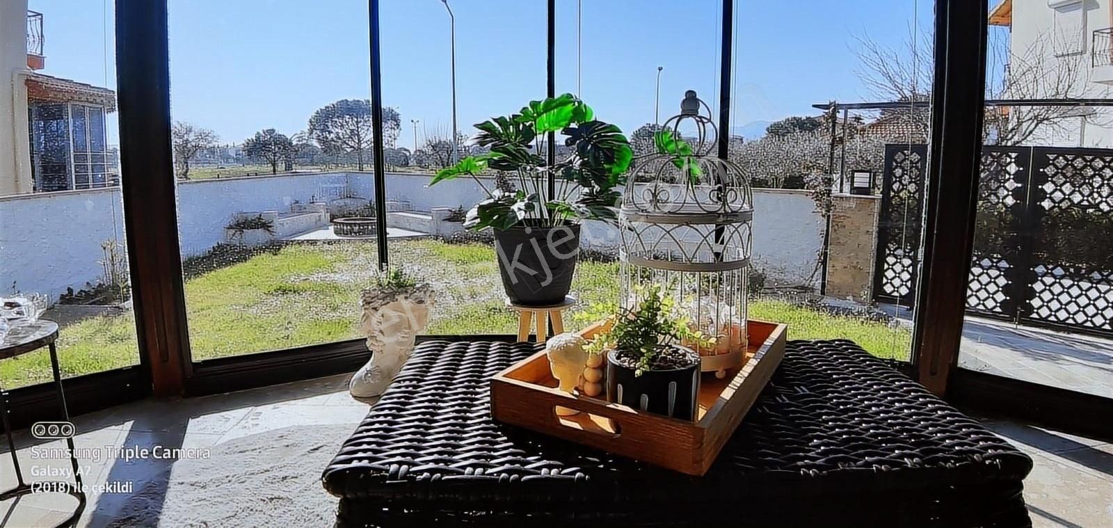 Çandarlı Olgu Sitesinde Komple Yenilenmiş Eşyalı Villa - Görsel 21