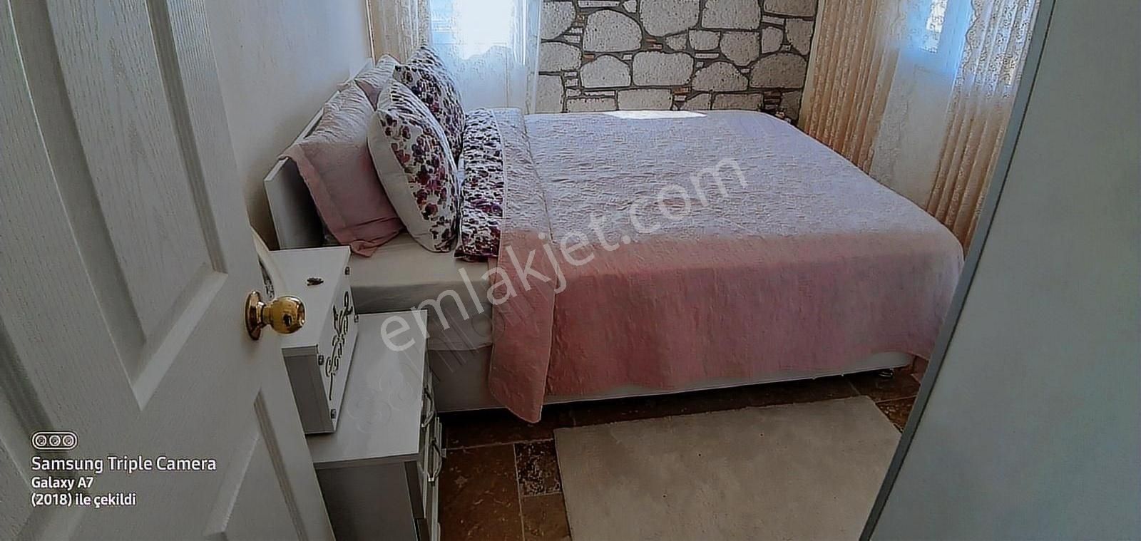 Çandarlı Olgu Sitesinde Komple Yenilenmiş Eşyalı Villa - Görsel 20