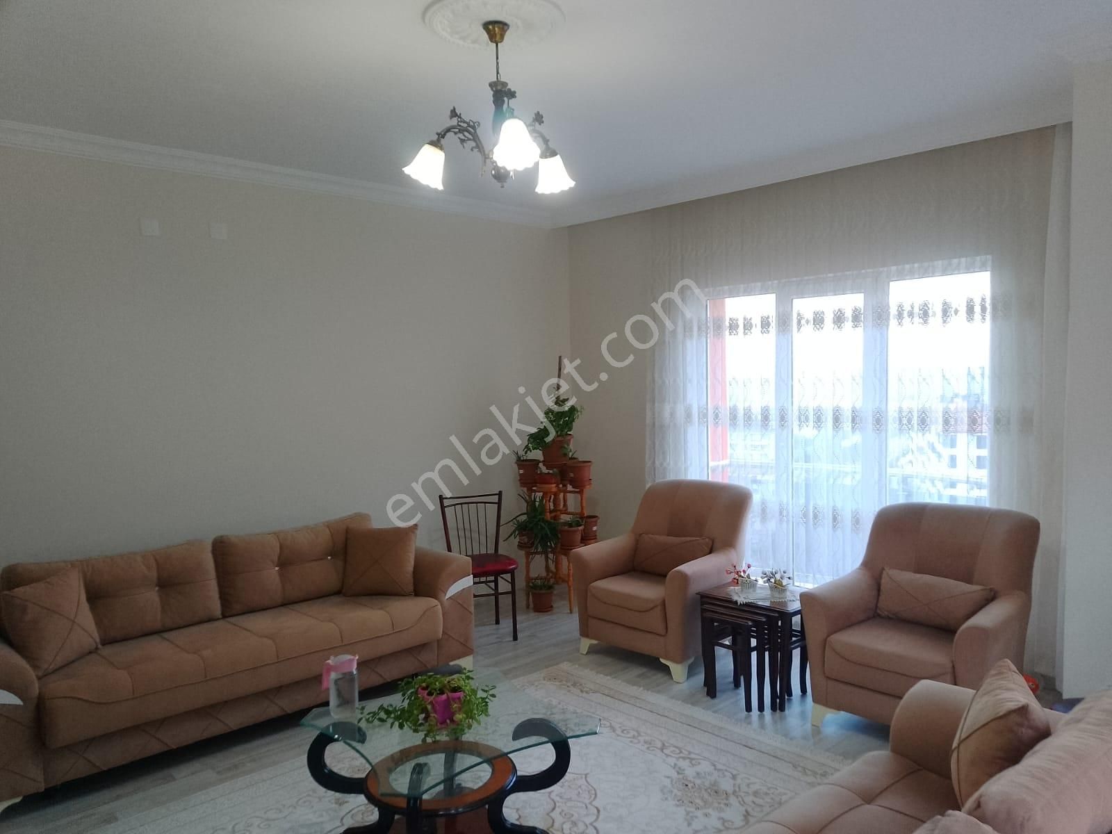 Akçay Emlak'tan Akşehir Gazi Mahallesinde Asansörlü Garajlı Satılık 3+1 Daire