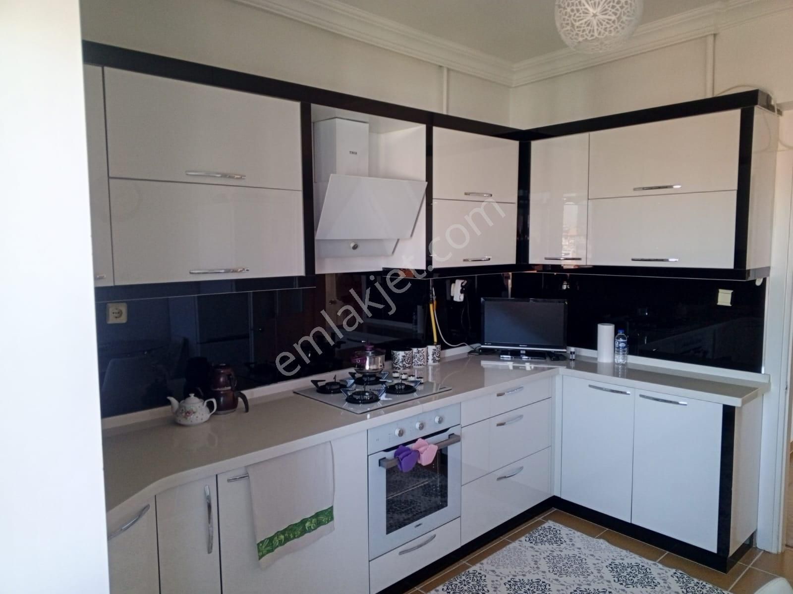 Ata 1.sokakta Satılık Bakımlı 3+1 Daire
