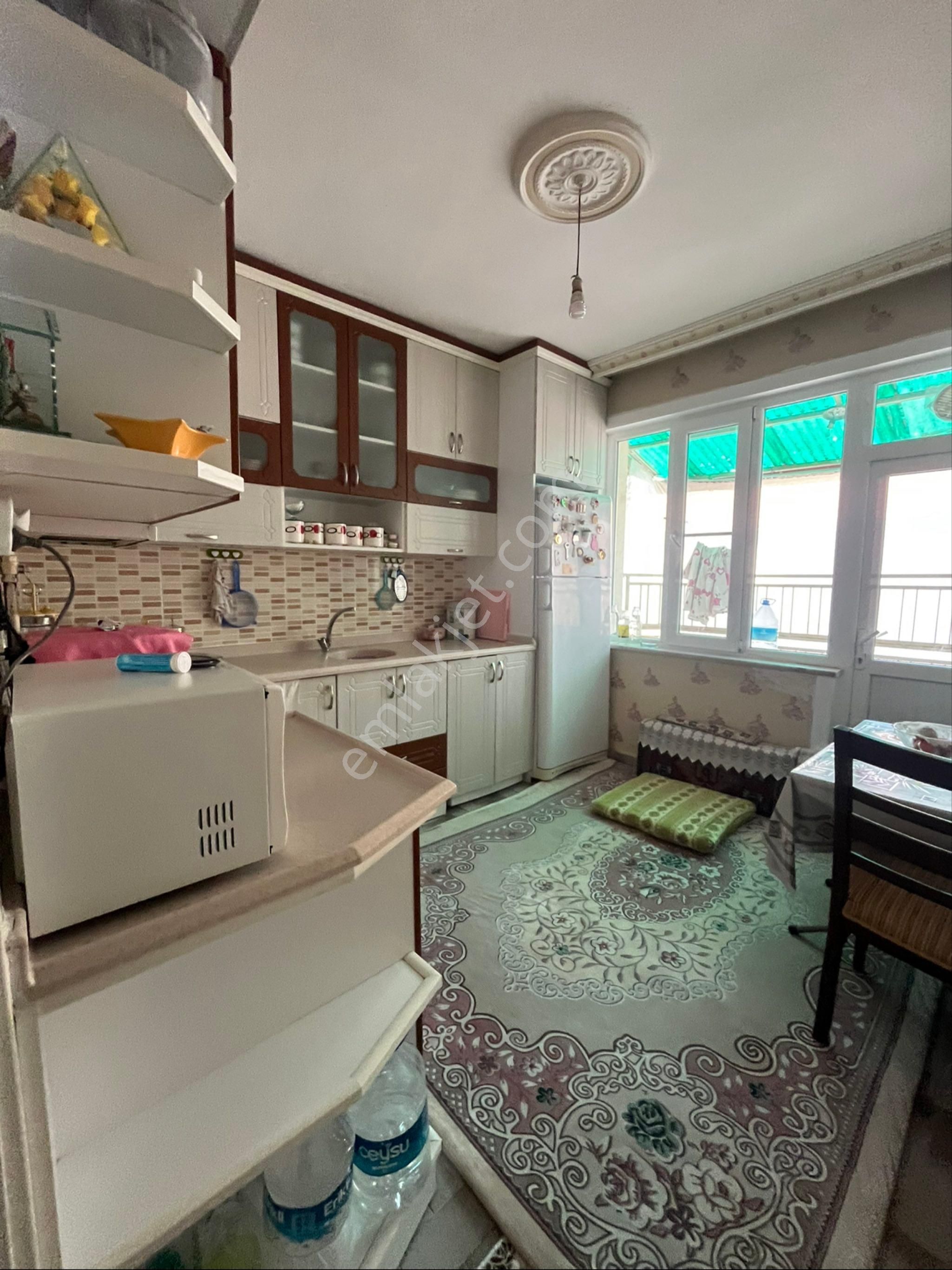 Fatih Işıklar Mahallesinde Satılık 2+1 Bakımlı Masrafsız Daire
