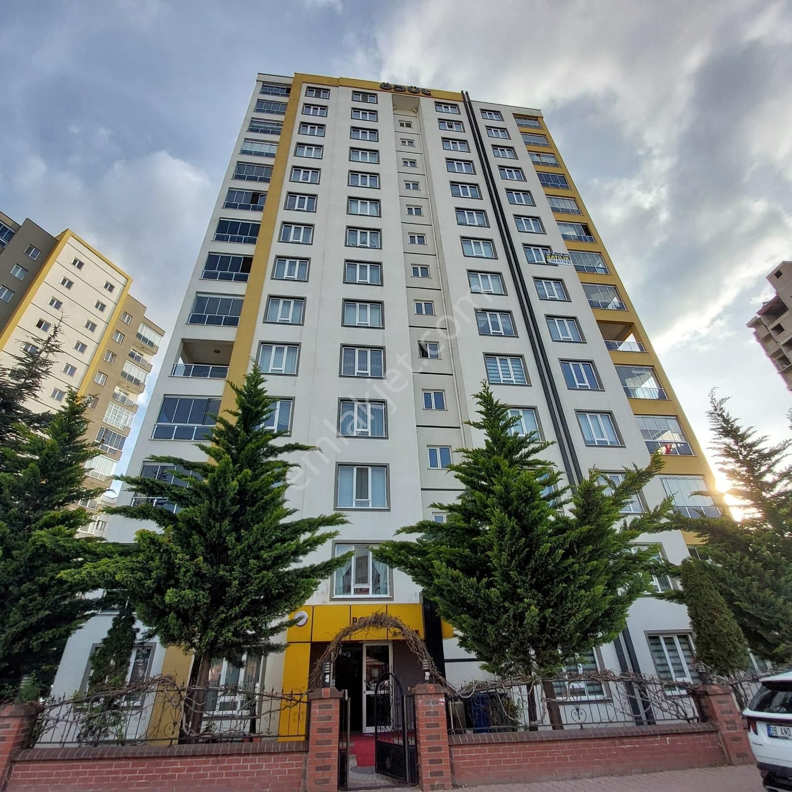 Esenyurt Mahallesinde Full Yapılı Satılık Lüks Daire