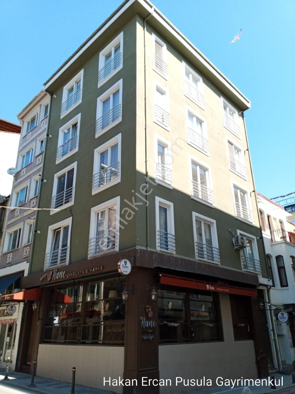 Kadıköy Moda'da 6 Yaşında Binada Açık Mutfaklı 1+1, 43 M2 Net, Ara Kat Kiralık Daire