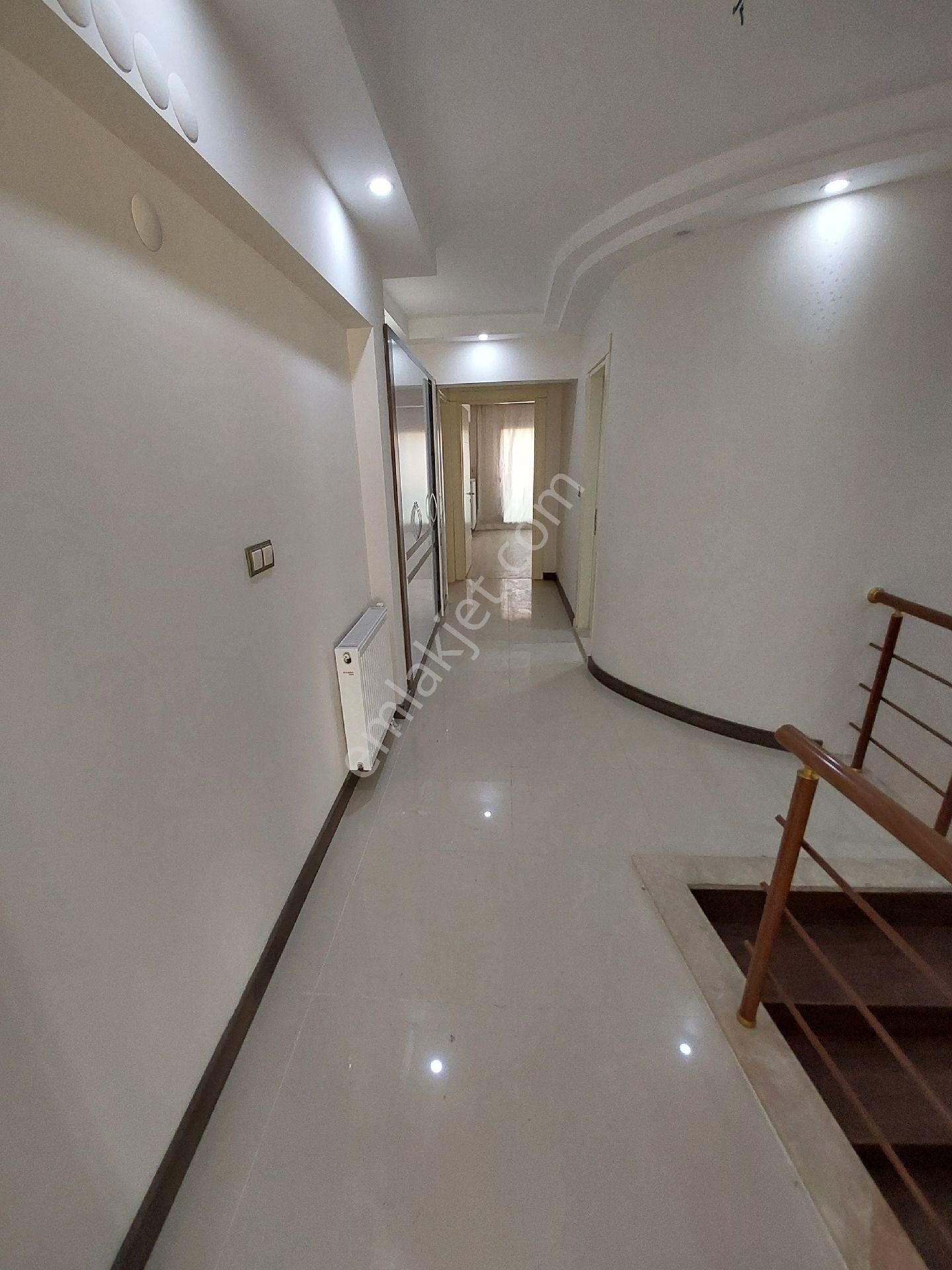 Aydoğdu Mmahallesinde270metrekare 4+1 Doğalgazlı Klimalı Dubleks Daire