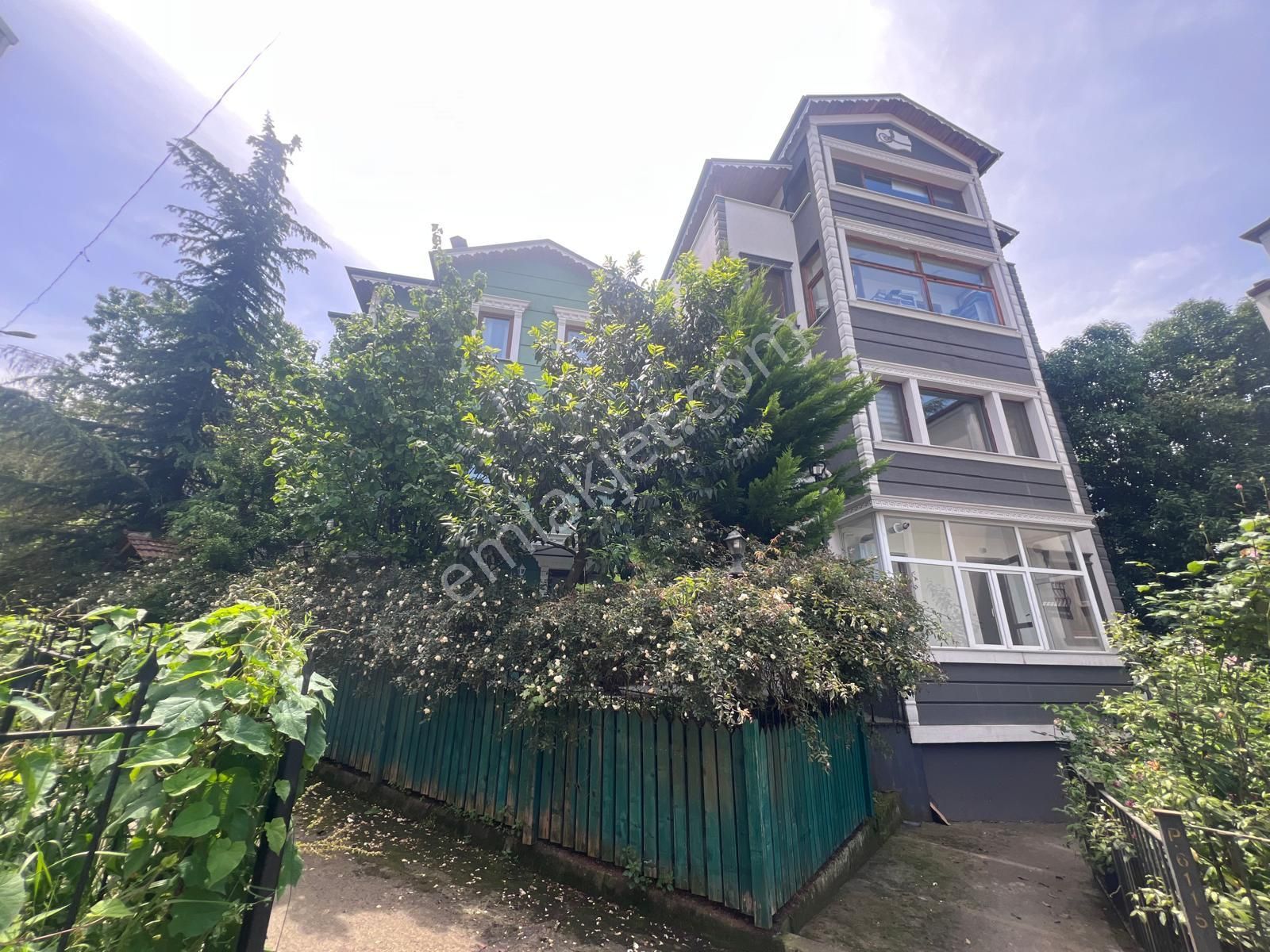 3 Nolu Erdoğdu Atakent Sitesi'nde Bahçeli 2+1 Kiralık Daire