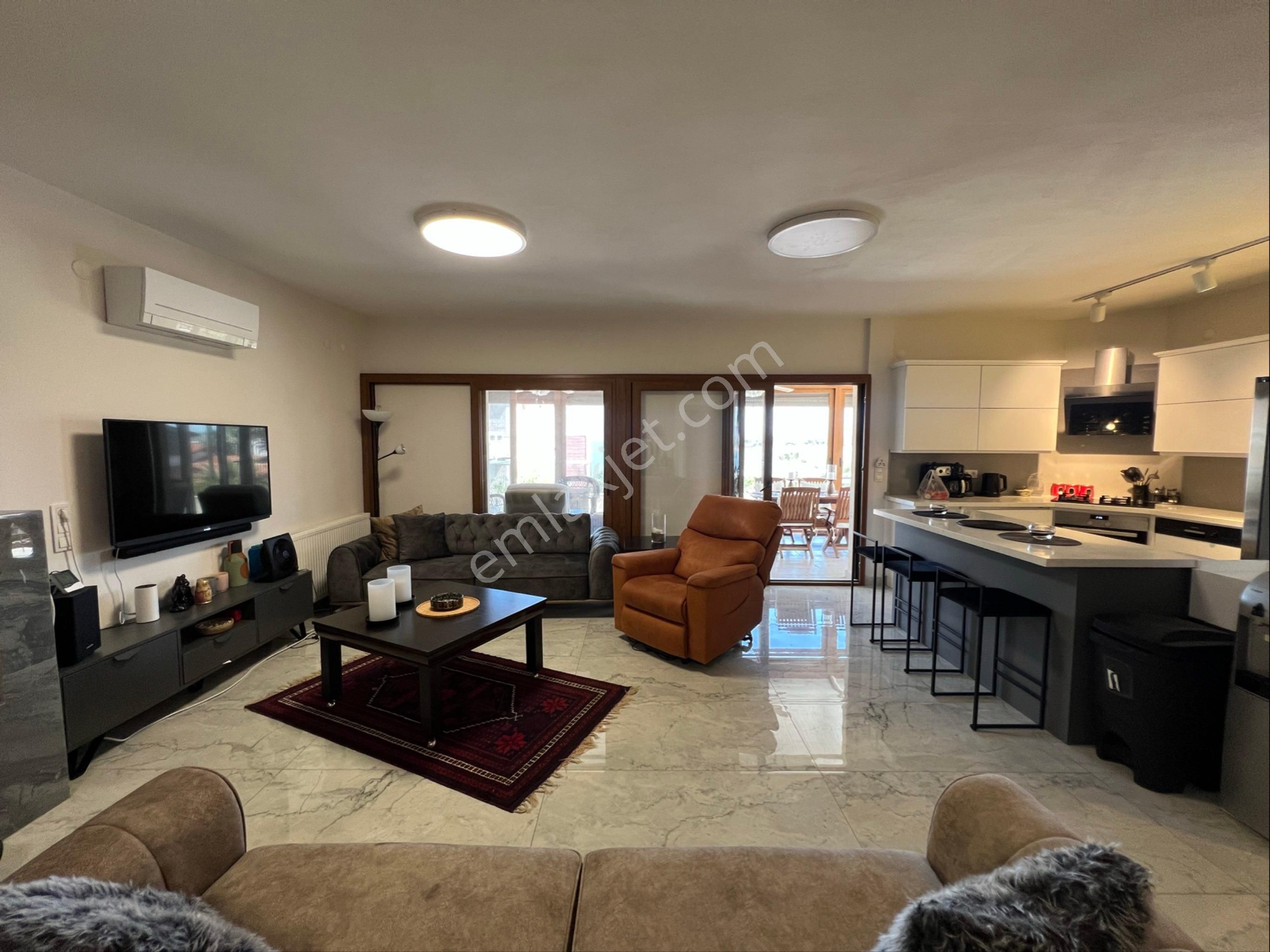 Çeşme Şifne’de Deniz Manzaralı Müstakil Havuzlu Satılık Villa - Görsel 14