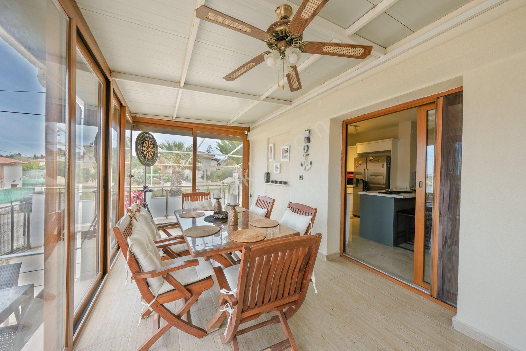 Çeşme Şifne’de Deniz Manzaralı Müstakil Havuzlu Satılık Villa - Görsel 9