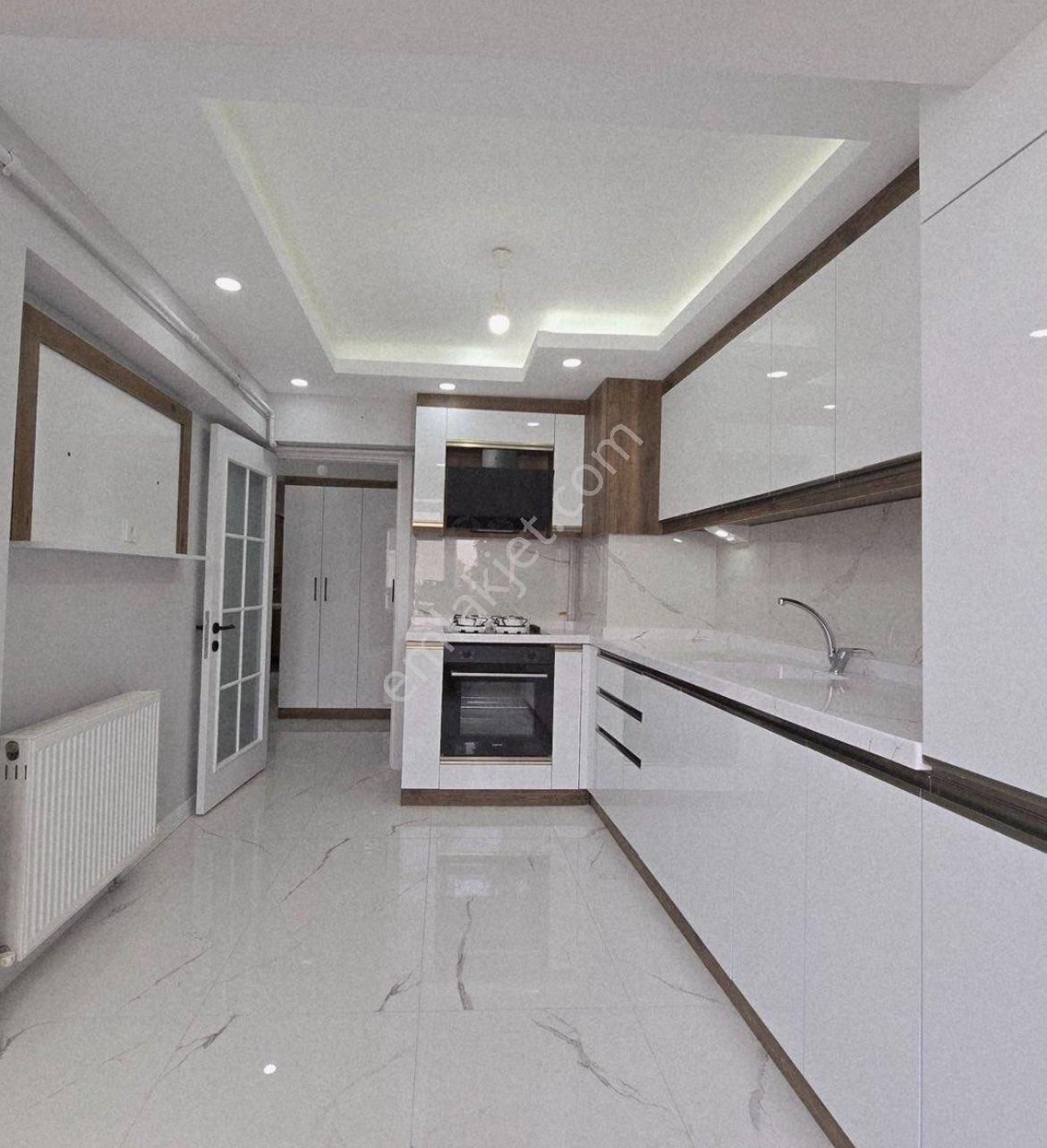 Süvari Mah 1. Ara Kat Şık Ve Sade Tasarımlı Full Yapılı Kilerli Satılık Daire